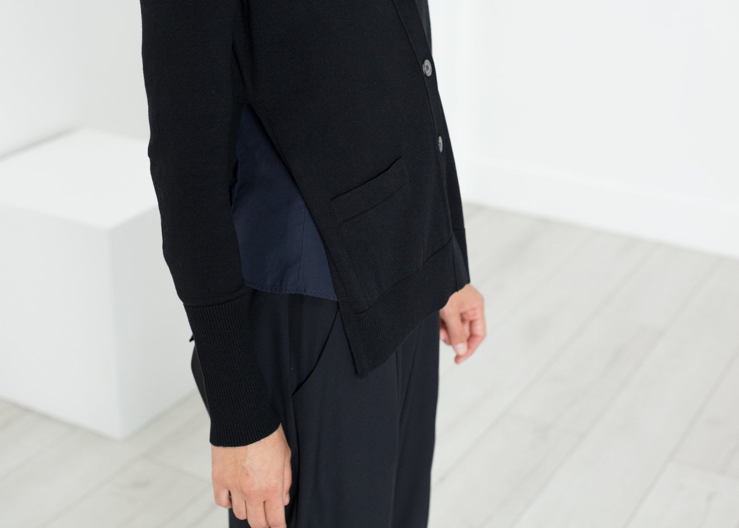 Square Cardigan in Black - annaclothes