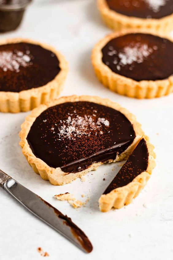 Dark Chocolate and Sea Salt Tart - annaclothes