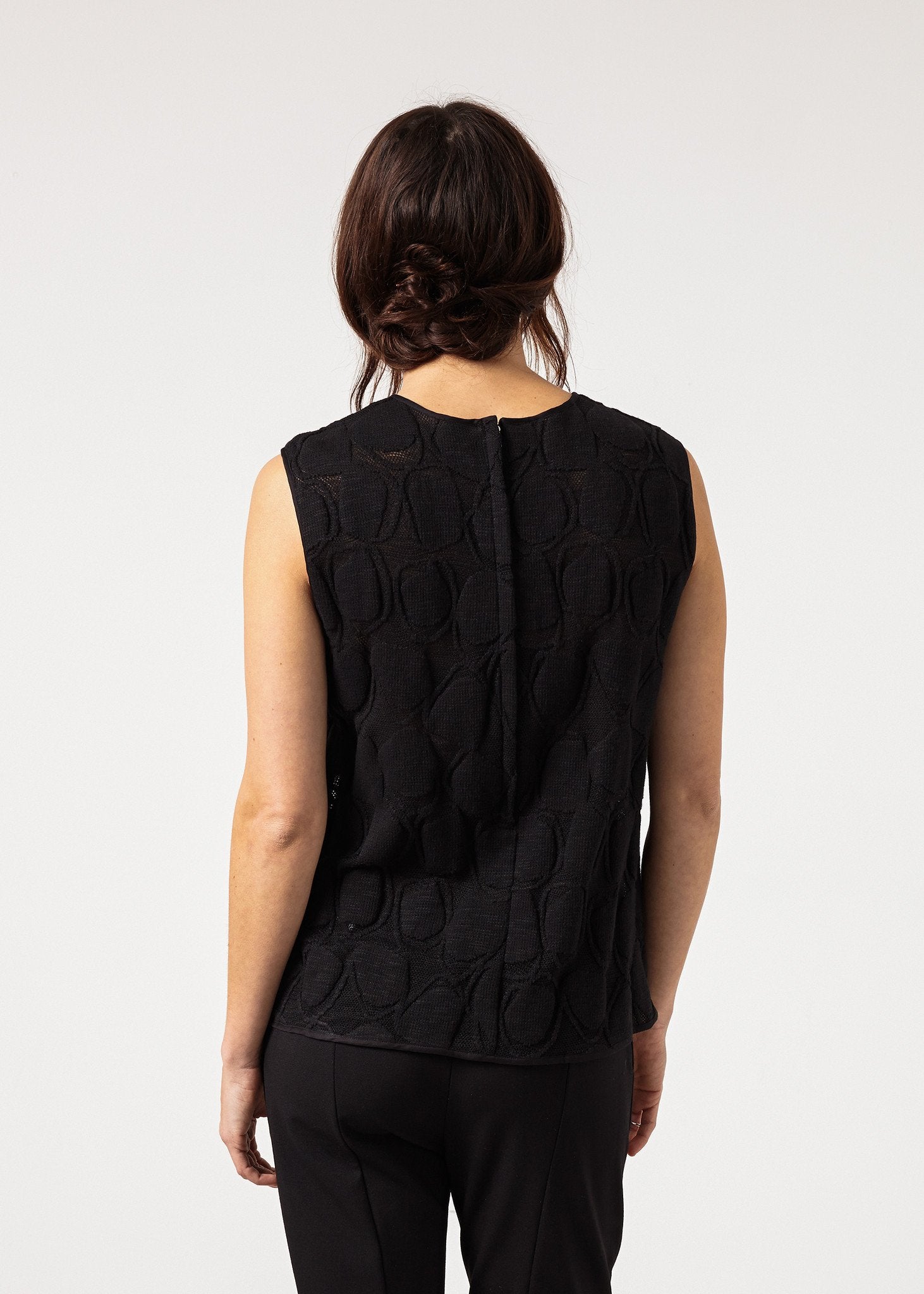 Zip Back Circle Blouse in Black - annaclothes