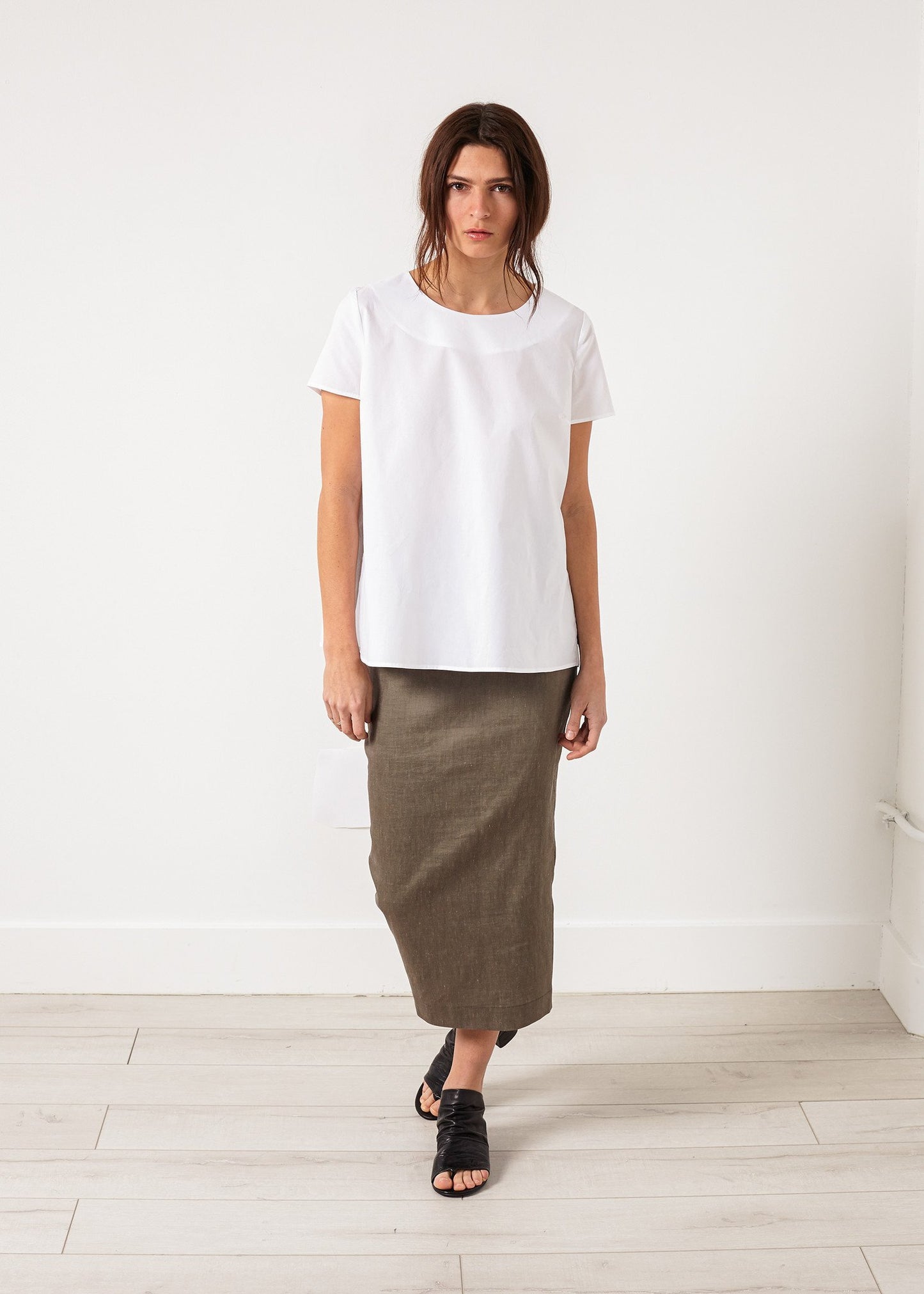 Pleat Back Blouse in White - annaclothes