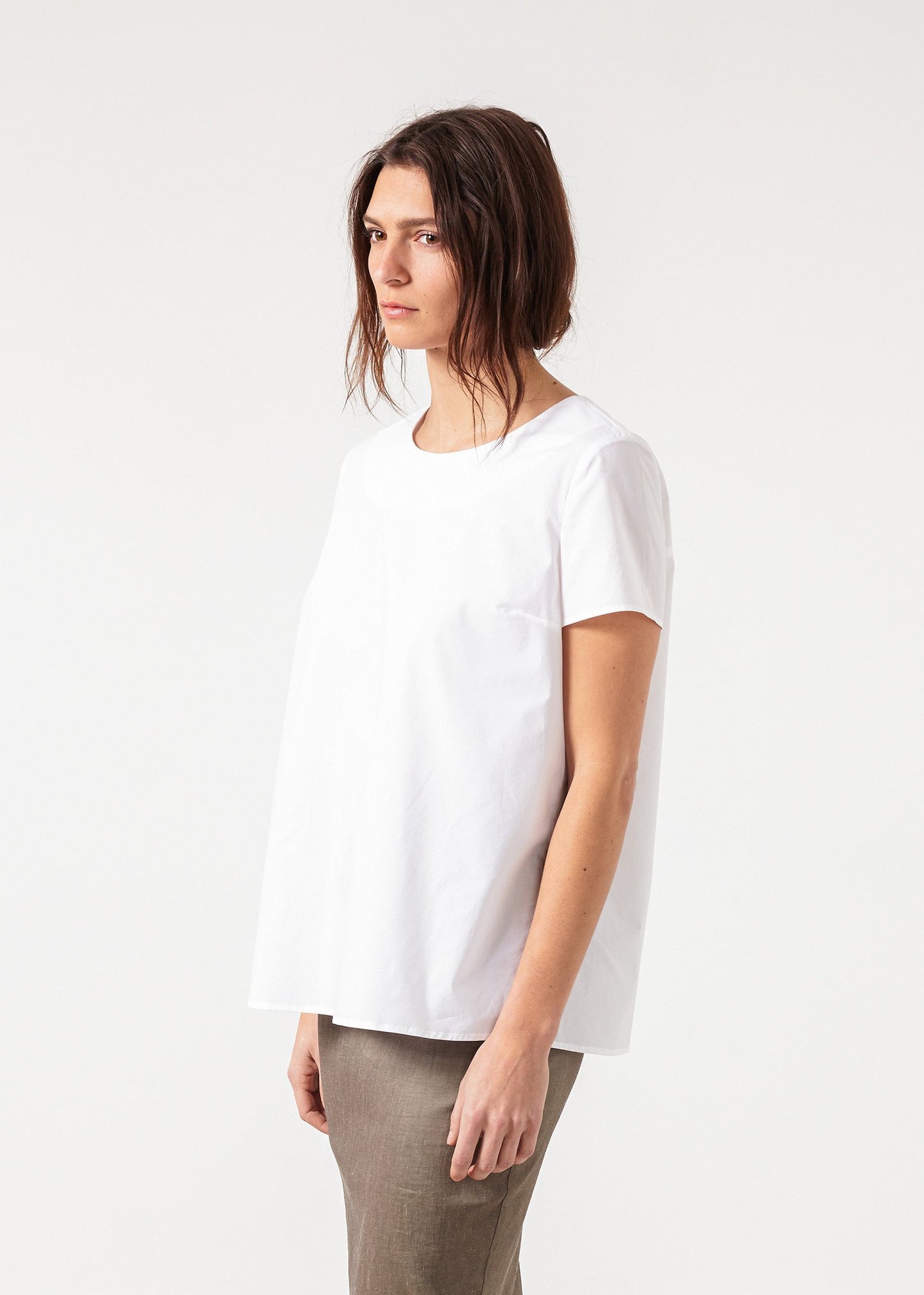 Pleat Back Blouse in White - annaclothes