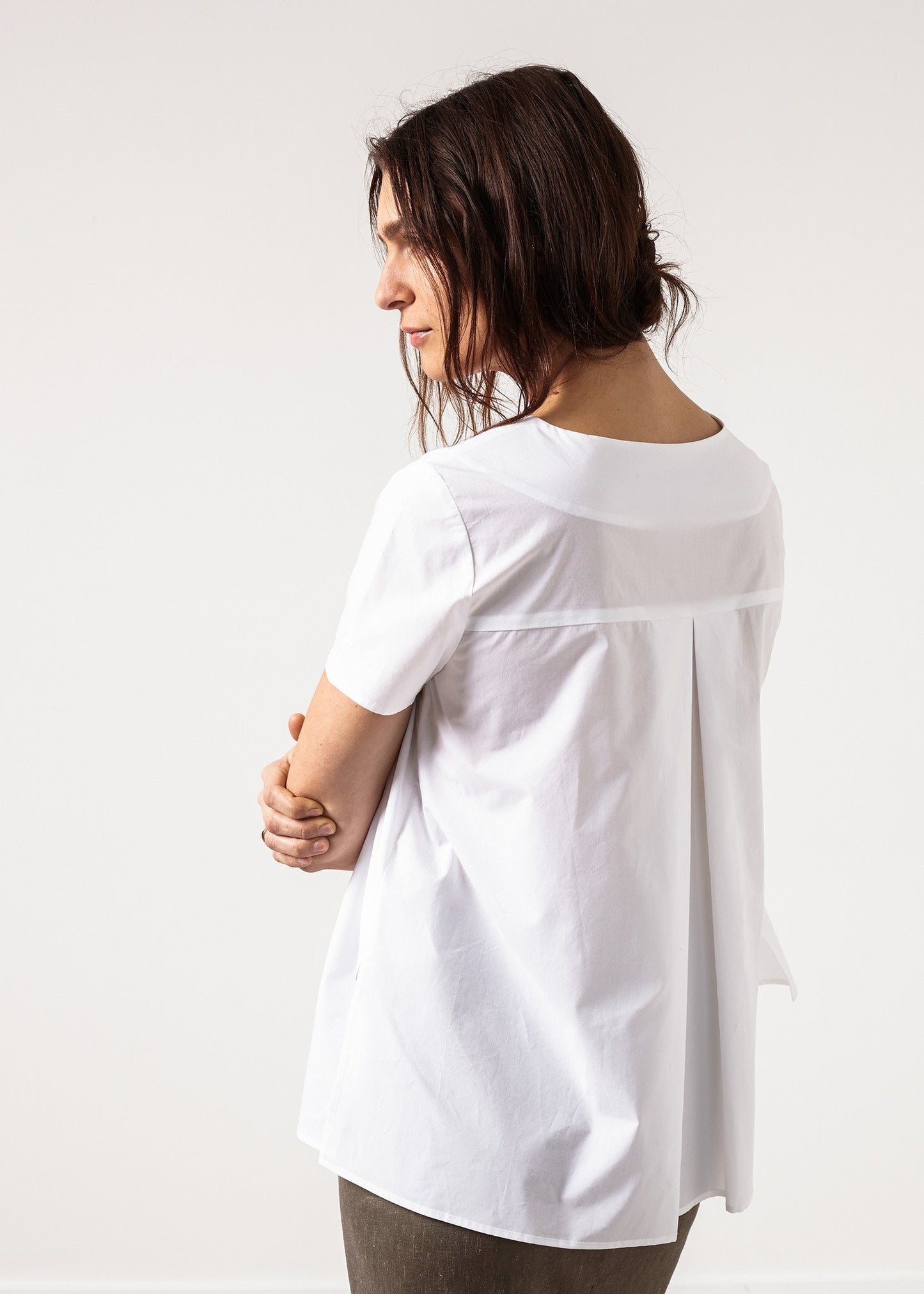 Pleat Back Blouse in White - annaclothes