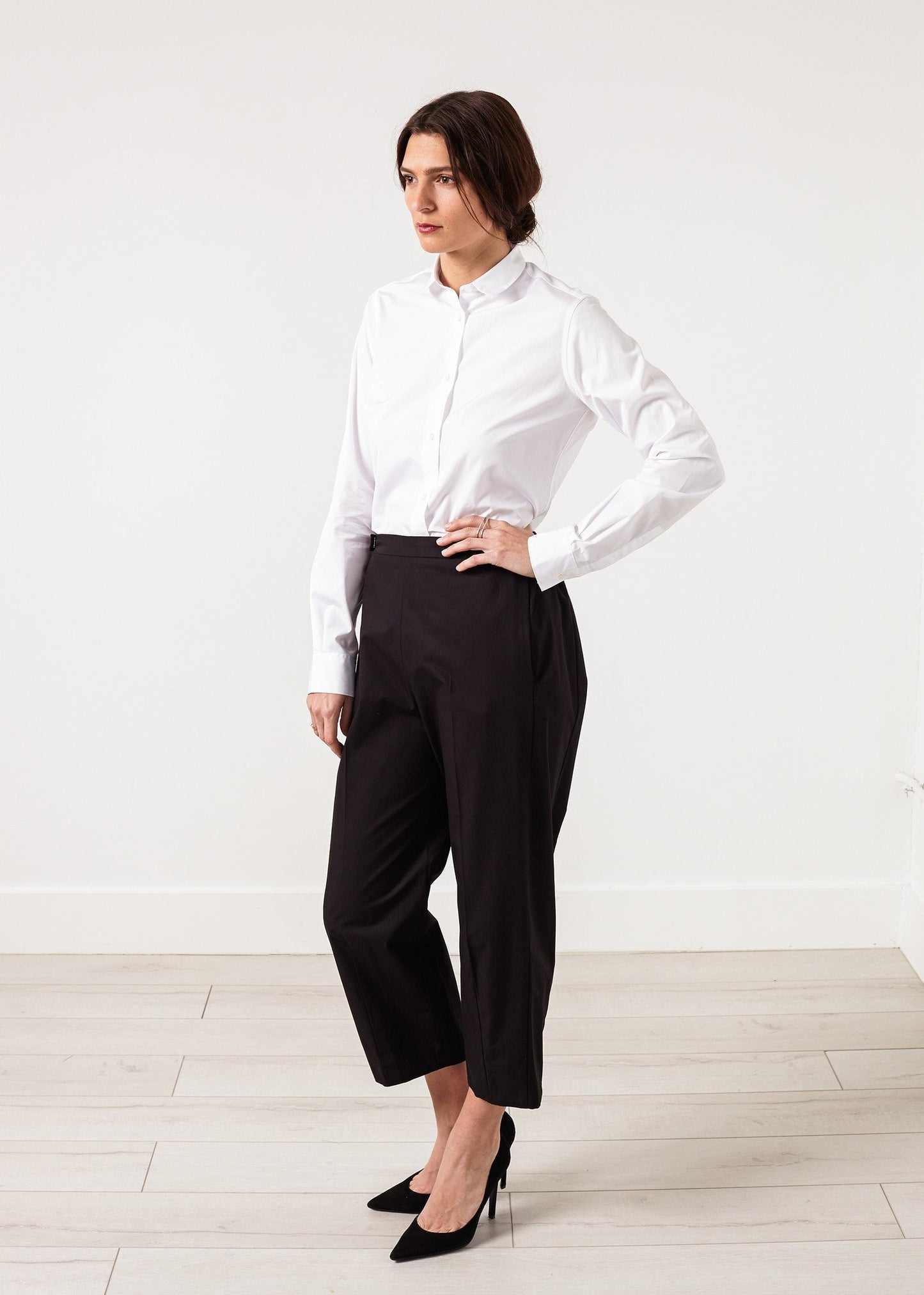 Wide Cropped Trouser in Black - annaclothes