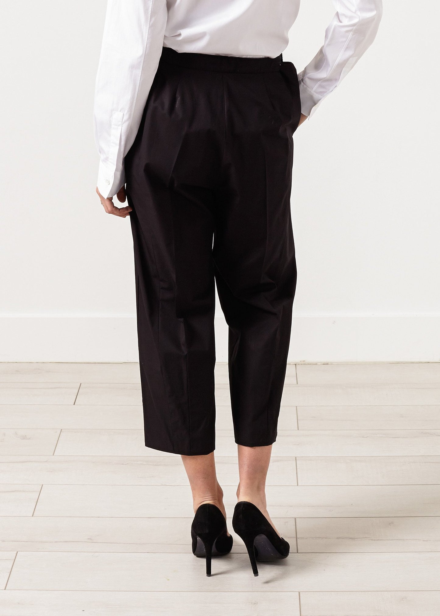 Wide Cropped Trouser in Black - annaclothes