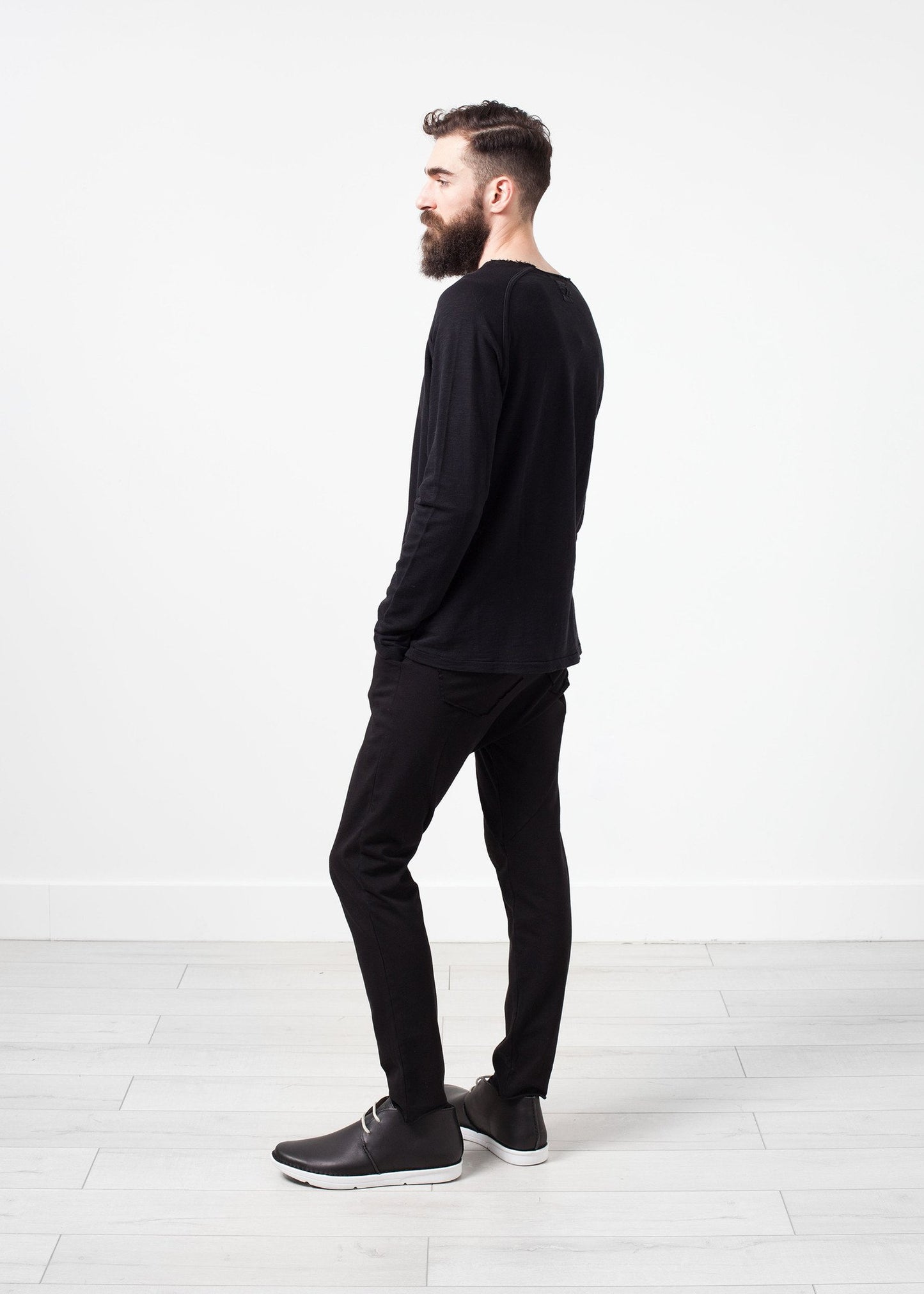 Daris Tee in Black - annaclothes