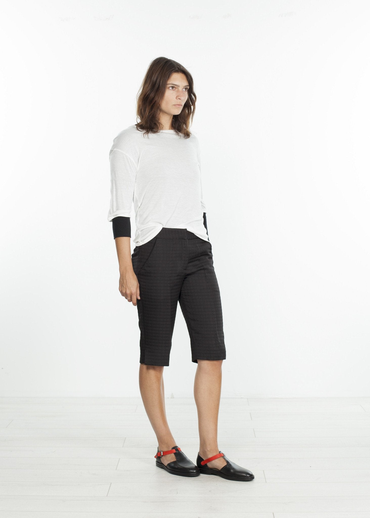 Square Stitch Knee Short in Black - annaclothes