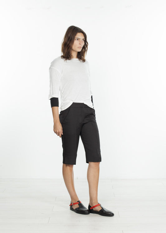 Square Stitch Knee Short in Black - annaclothes