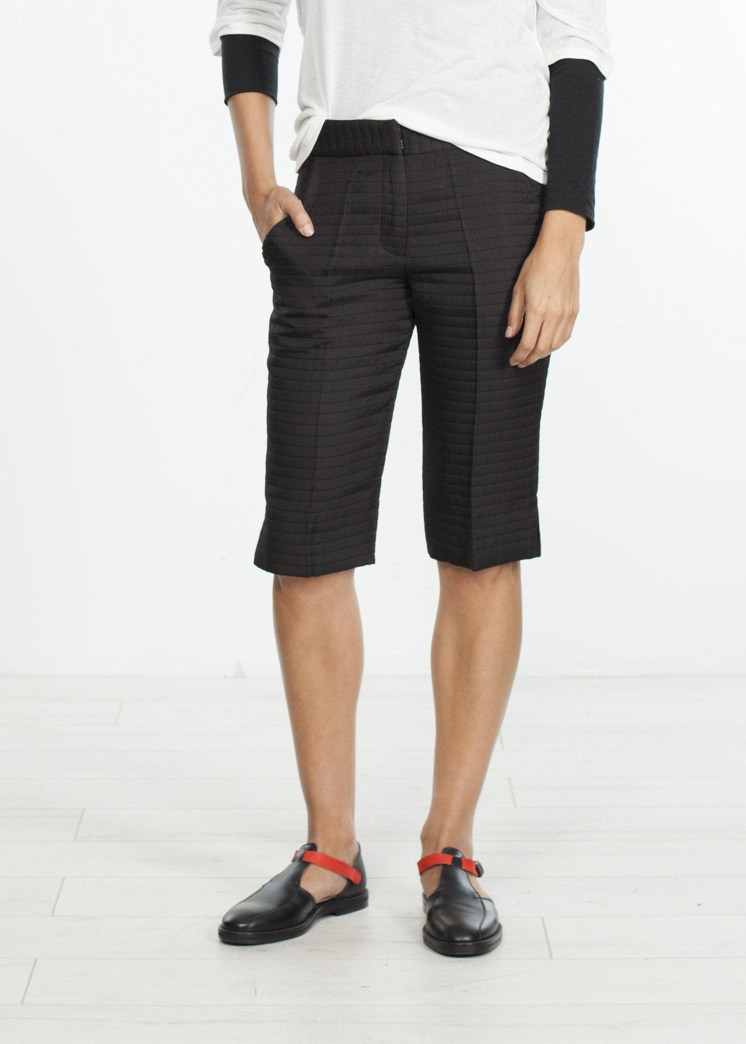 Square Stitch Knee Short in Black - annaclothes
