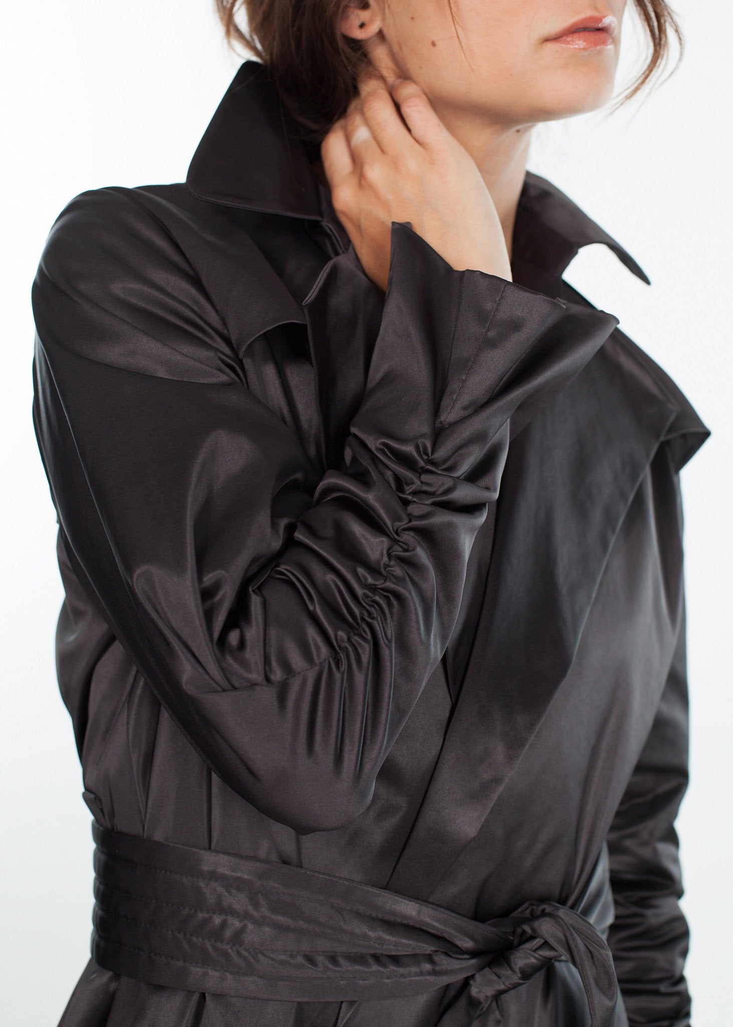 Trench Coat in Black - annaclothes