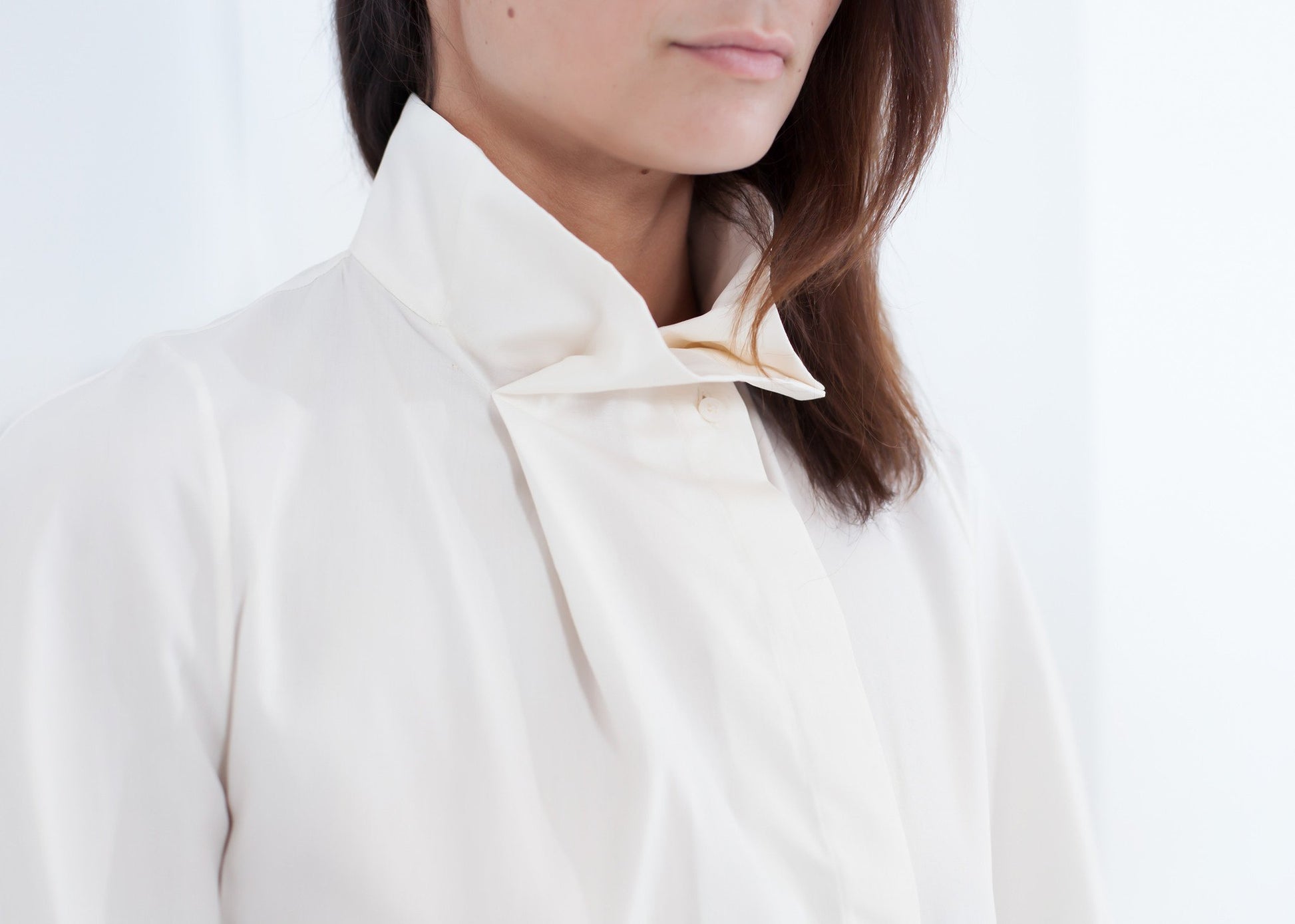 Full Collar Poplin Blouse in Off White - annaclothes