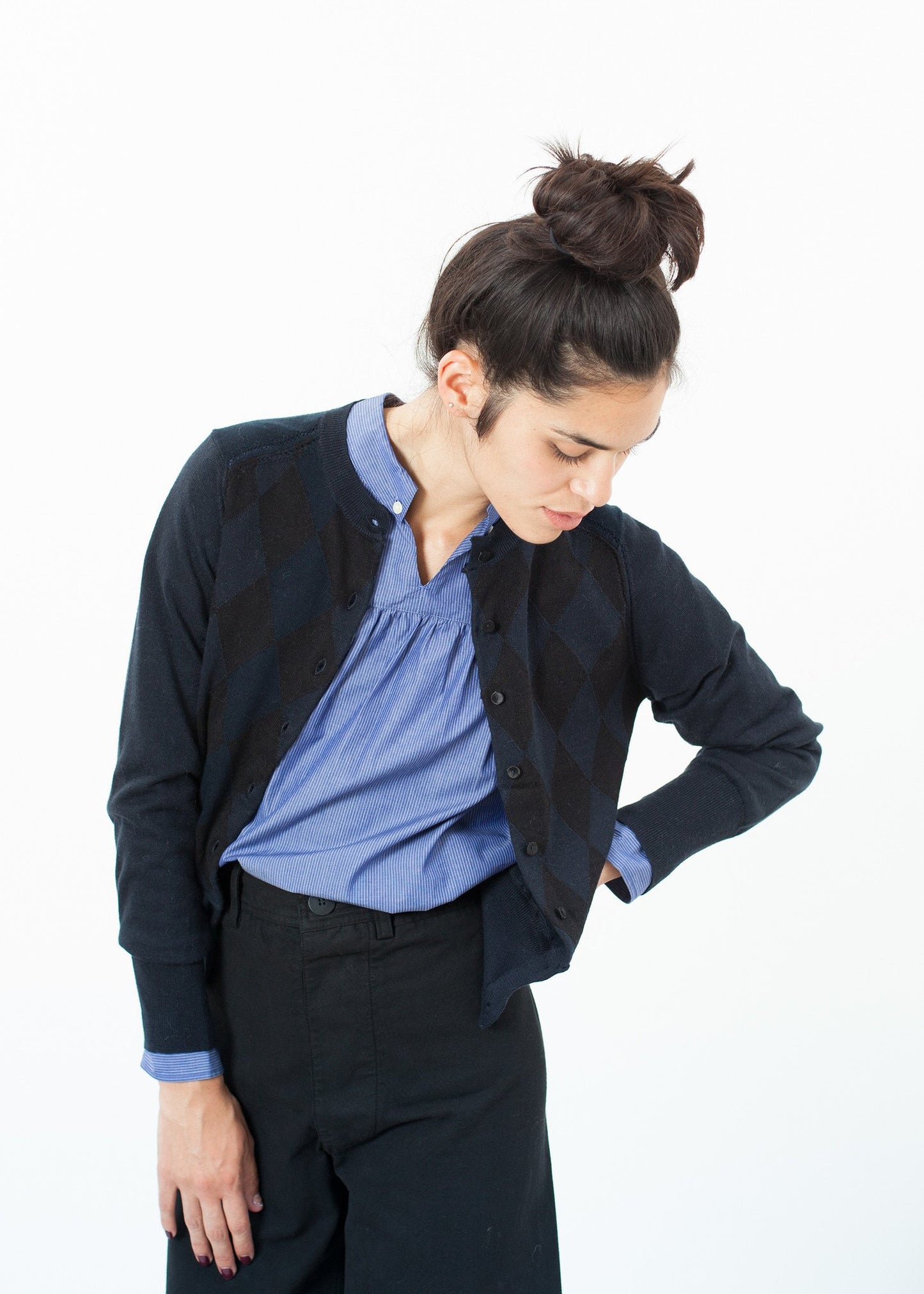Quilt Pattern Cardigan in Black/Navy - annaclothes