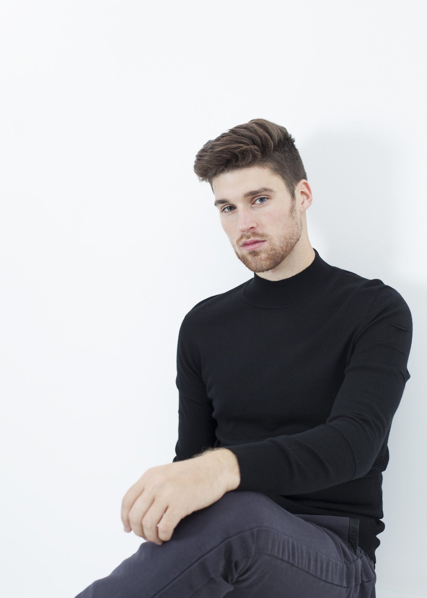 Merino Knit Turtleneck in Black - annaclothes