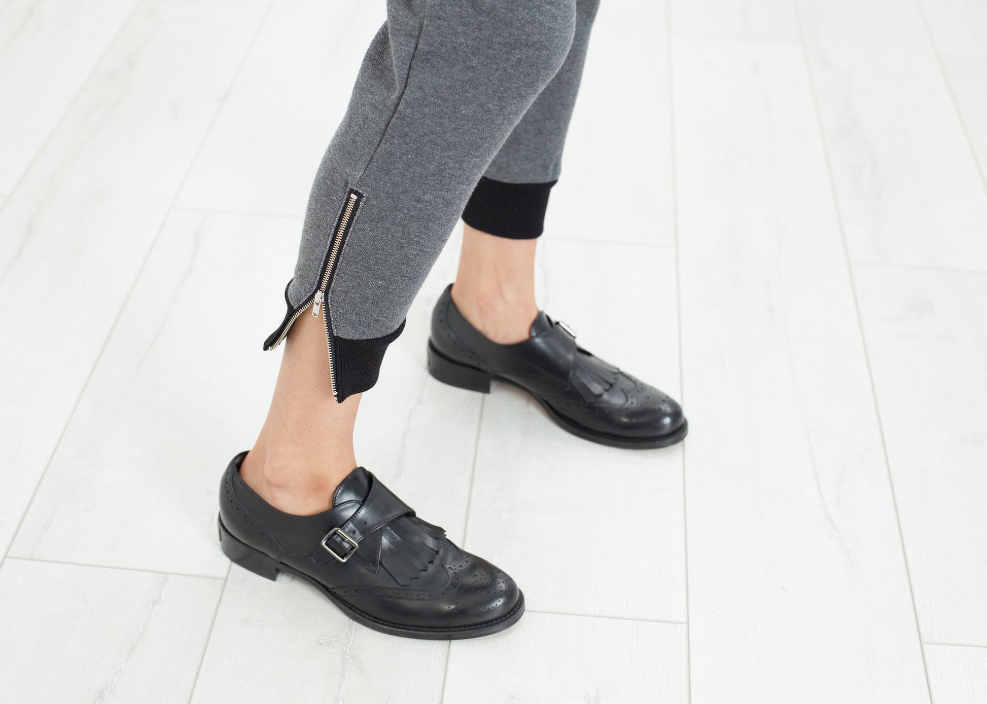 Golf Shoe in Black - annaclothes