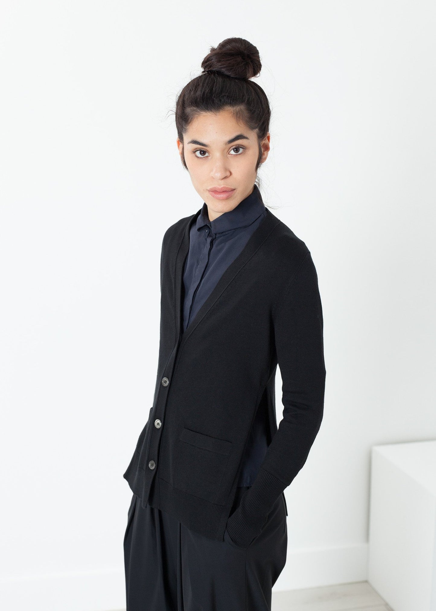 Square Cardigan in Black - annaclothes