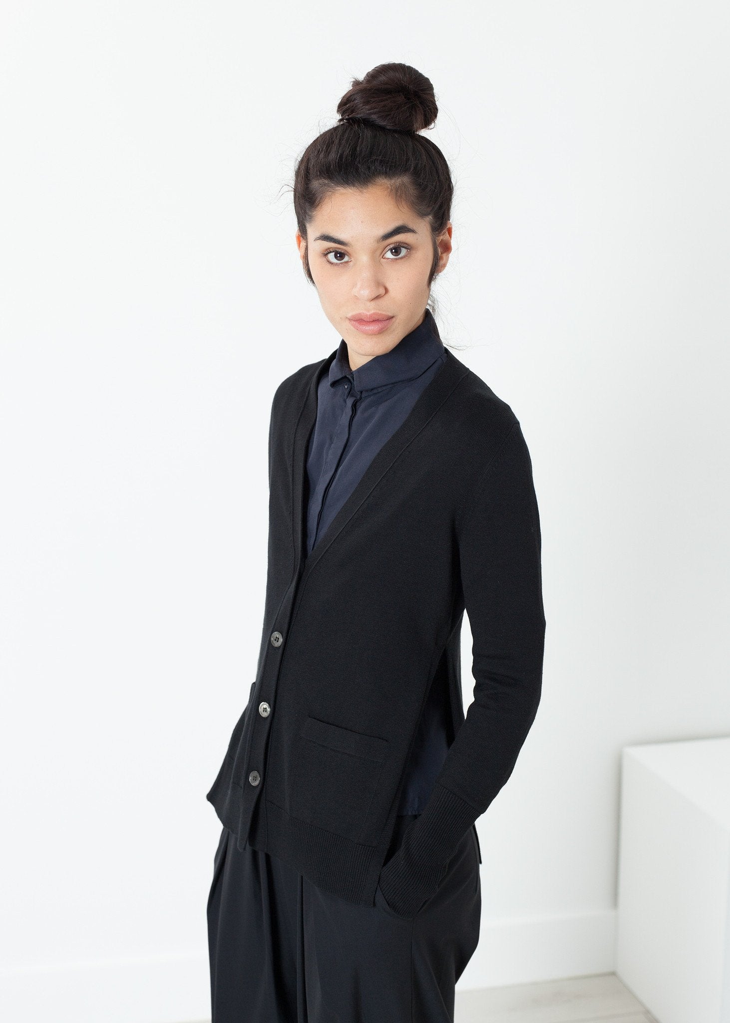 Square Cardigan in Black - annaclothes