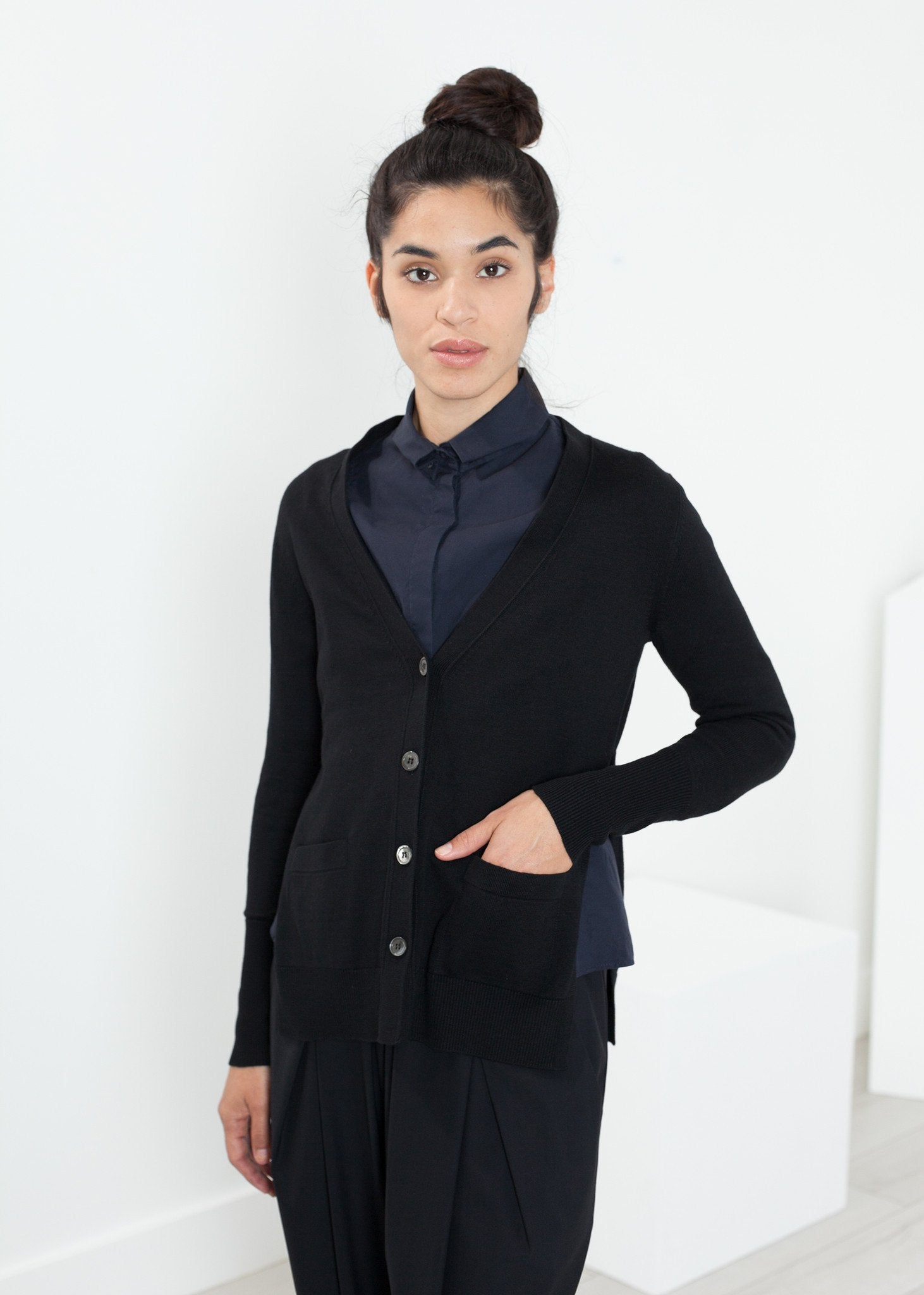 Square Cardigan in Black - annaclothes