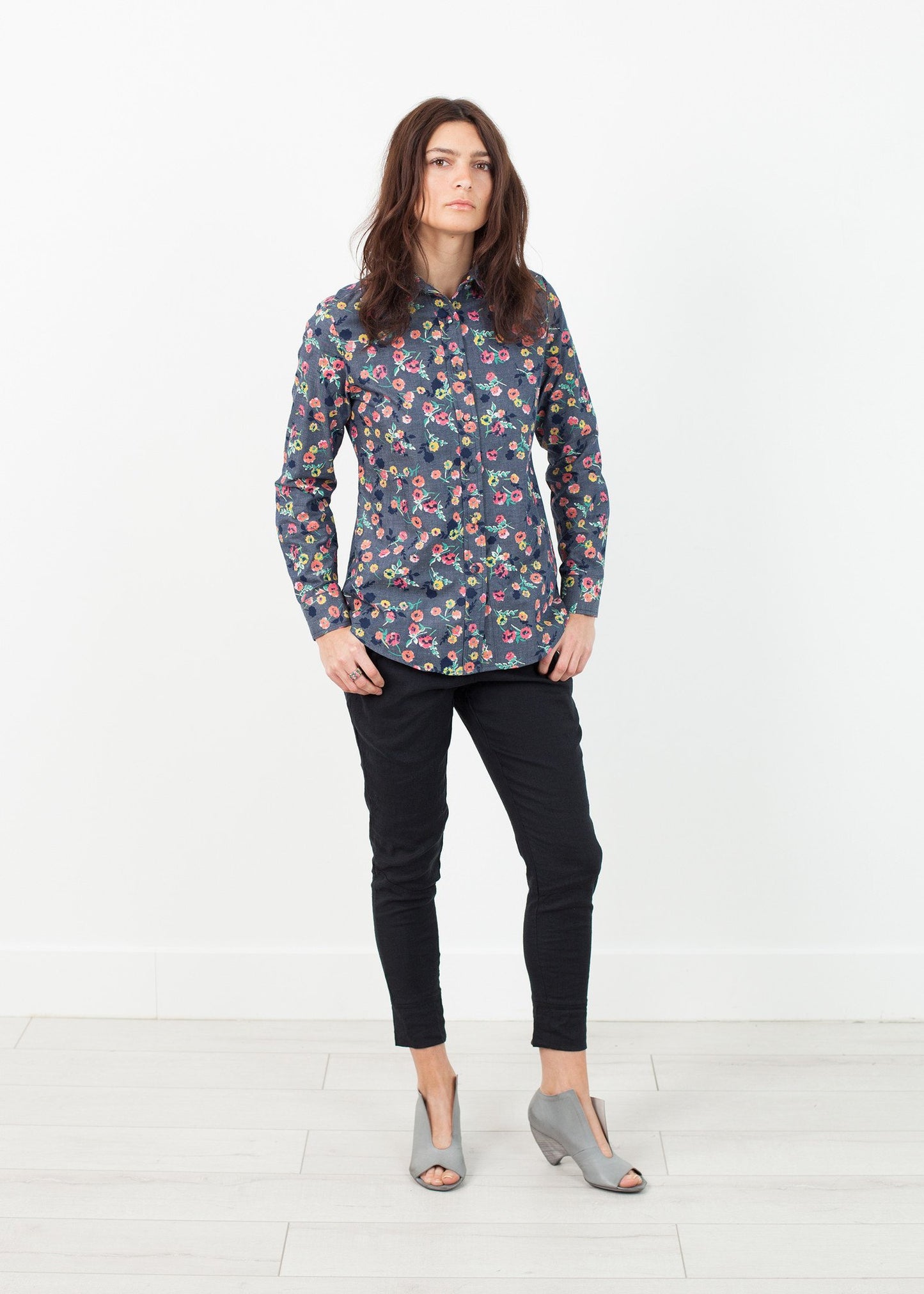 Long Sleeve Blouse in Black/Floral - annaclothes