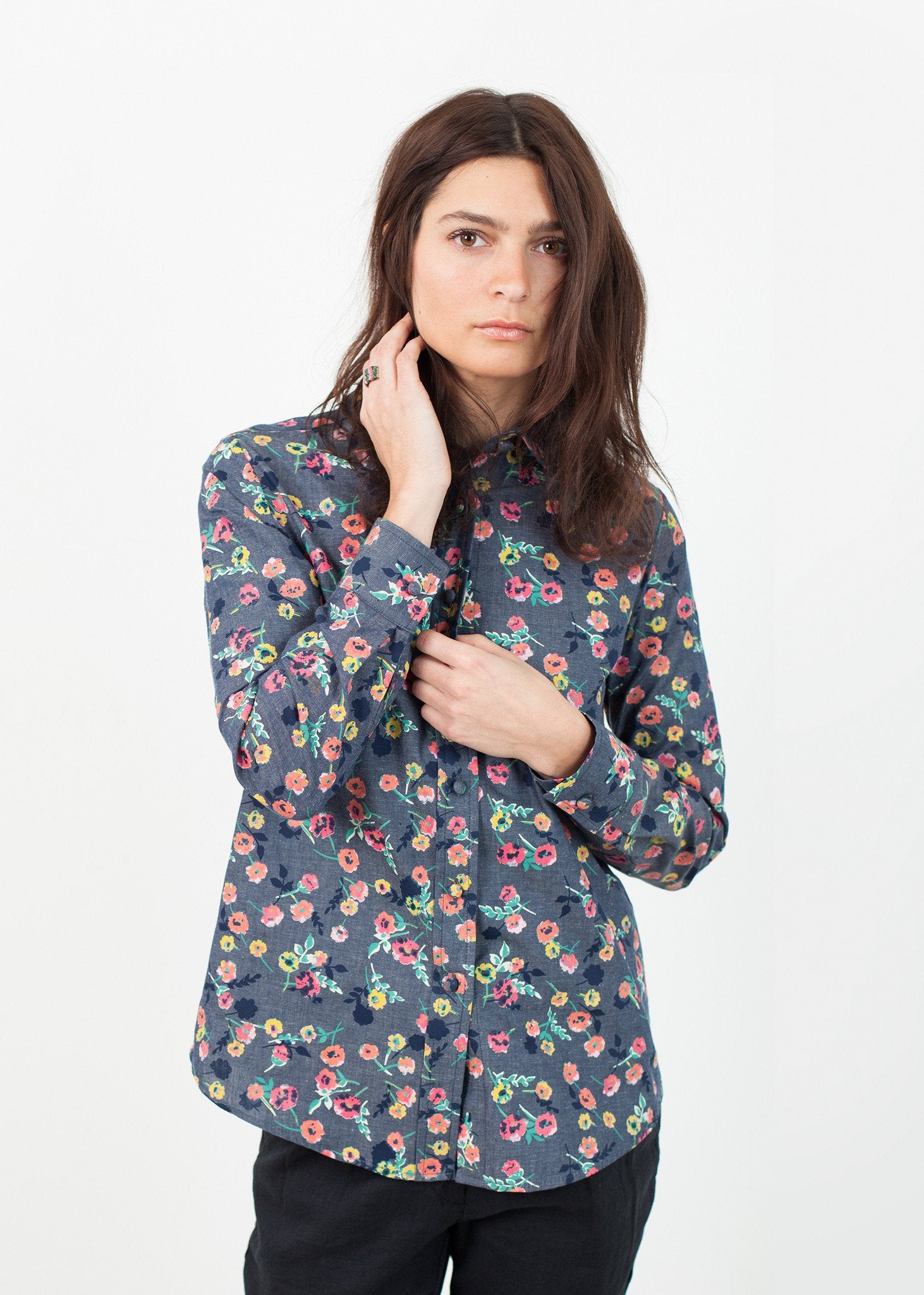 Long Sleeve Blouse in Black/Floral - annaclothes