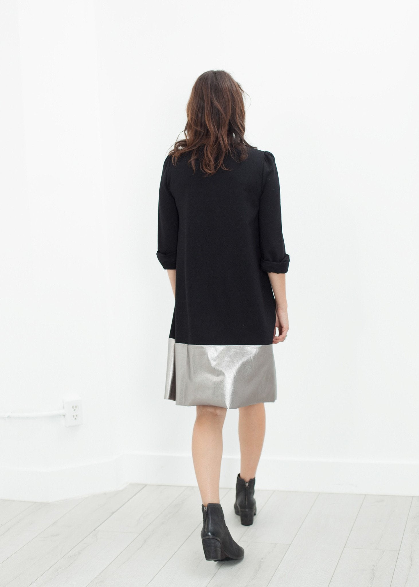 Border Dress in Black/Silver - annaclothes