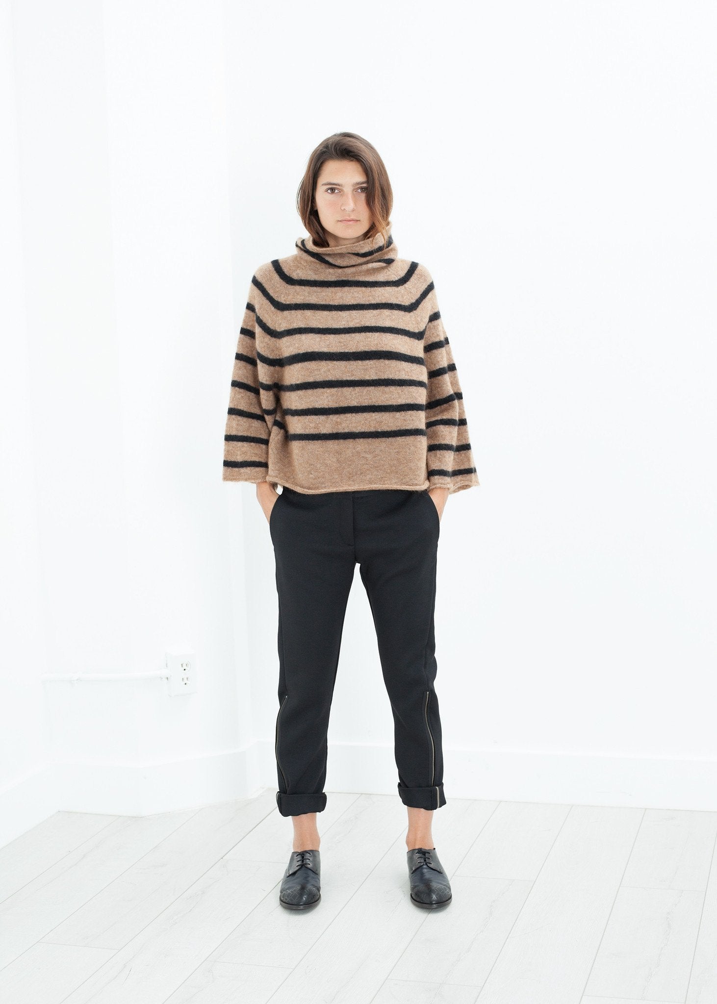 Side Zip Slim Pant in Black - annaclothes