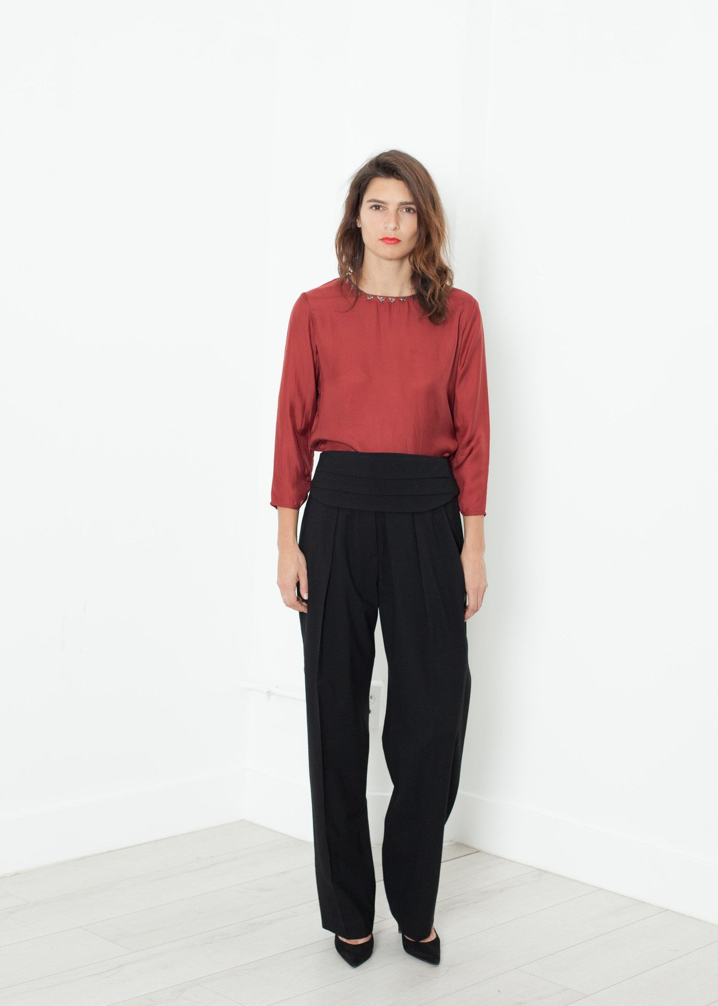 Pleated Waistband Trouser in Black - annaclothes