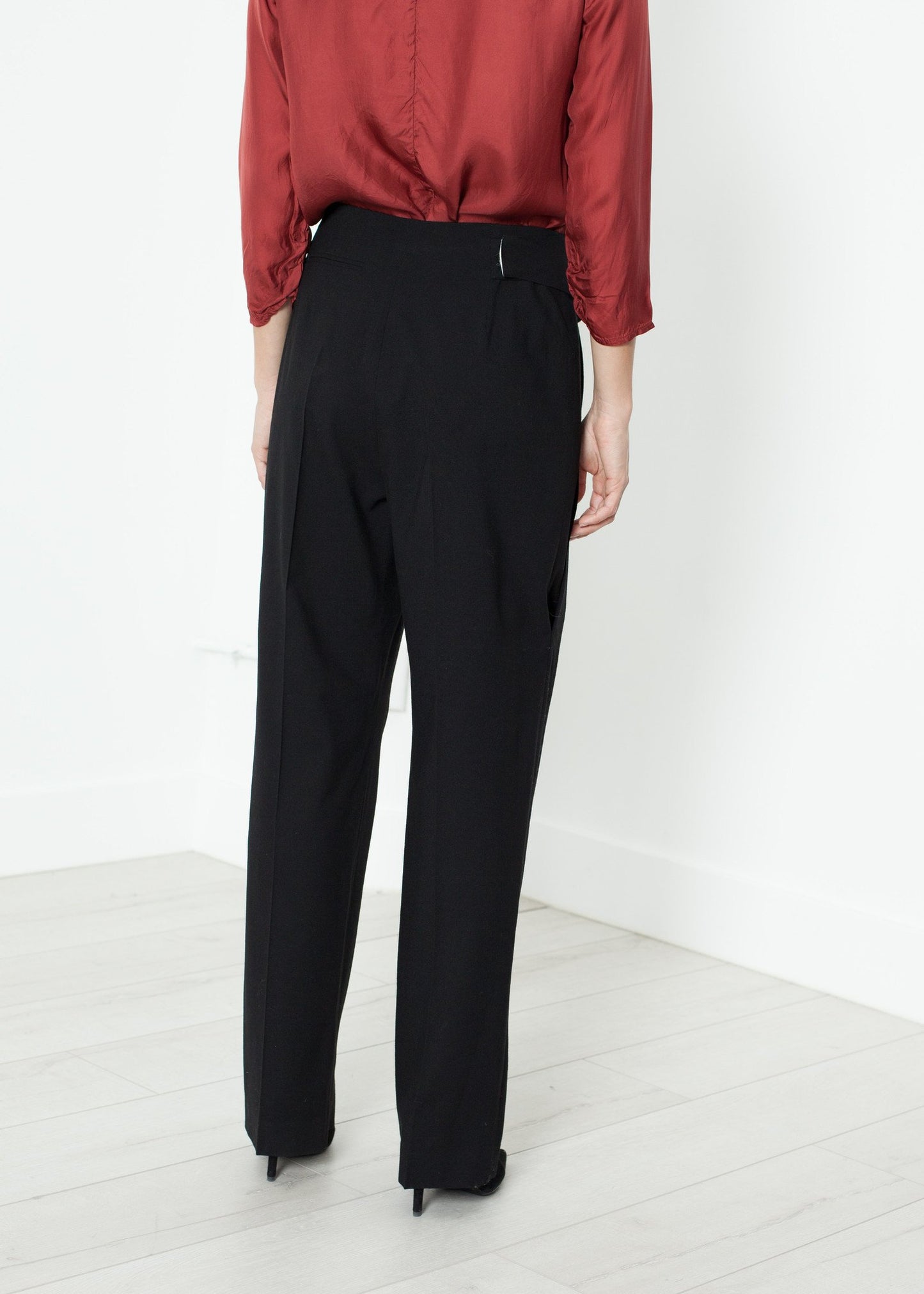 Pleated Waistband Trouser in Black - annaclothes