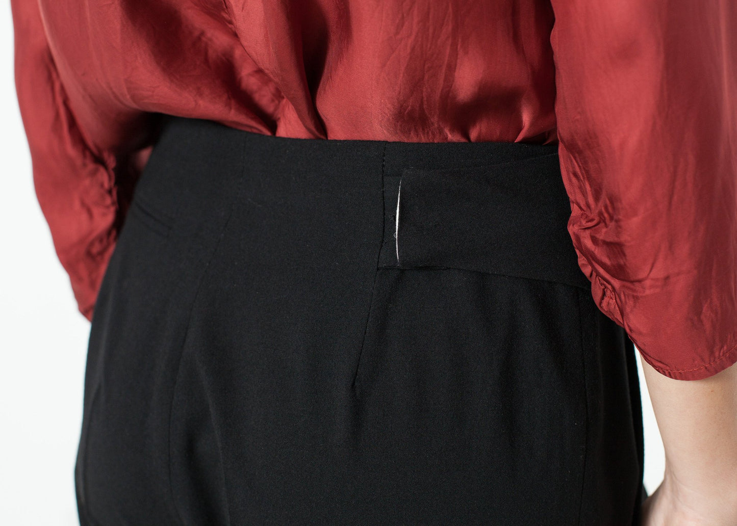 Pleated Waistband Trouser in Black - annaclothes