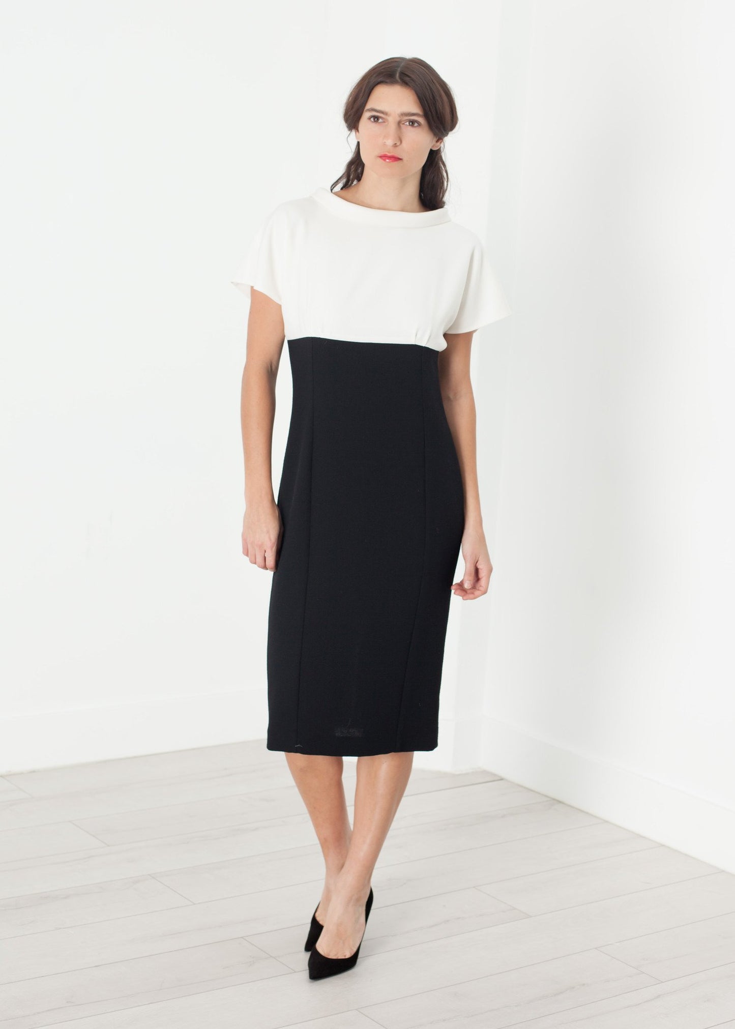 Pearl Fastened Dress in Cream/Black - annaclothes