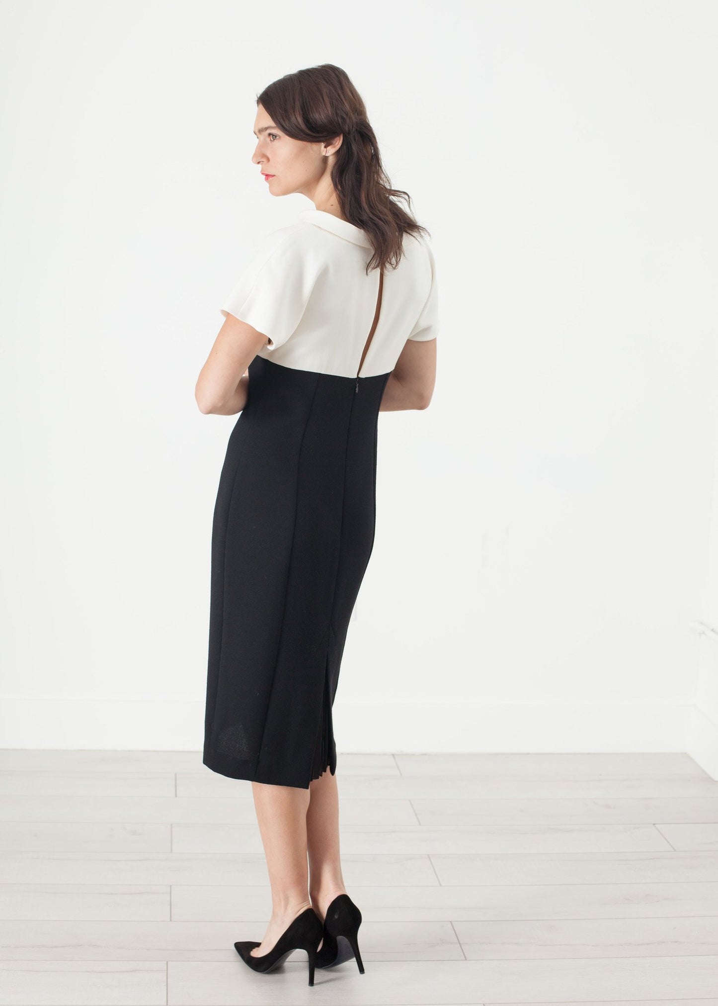 Pearl Fastened Dress in Cream/Black - annaclothes