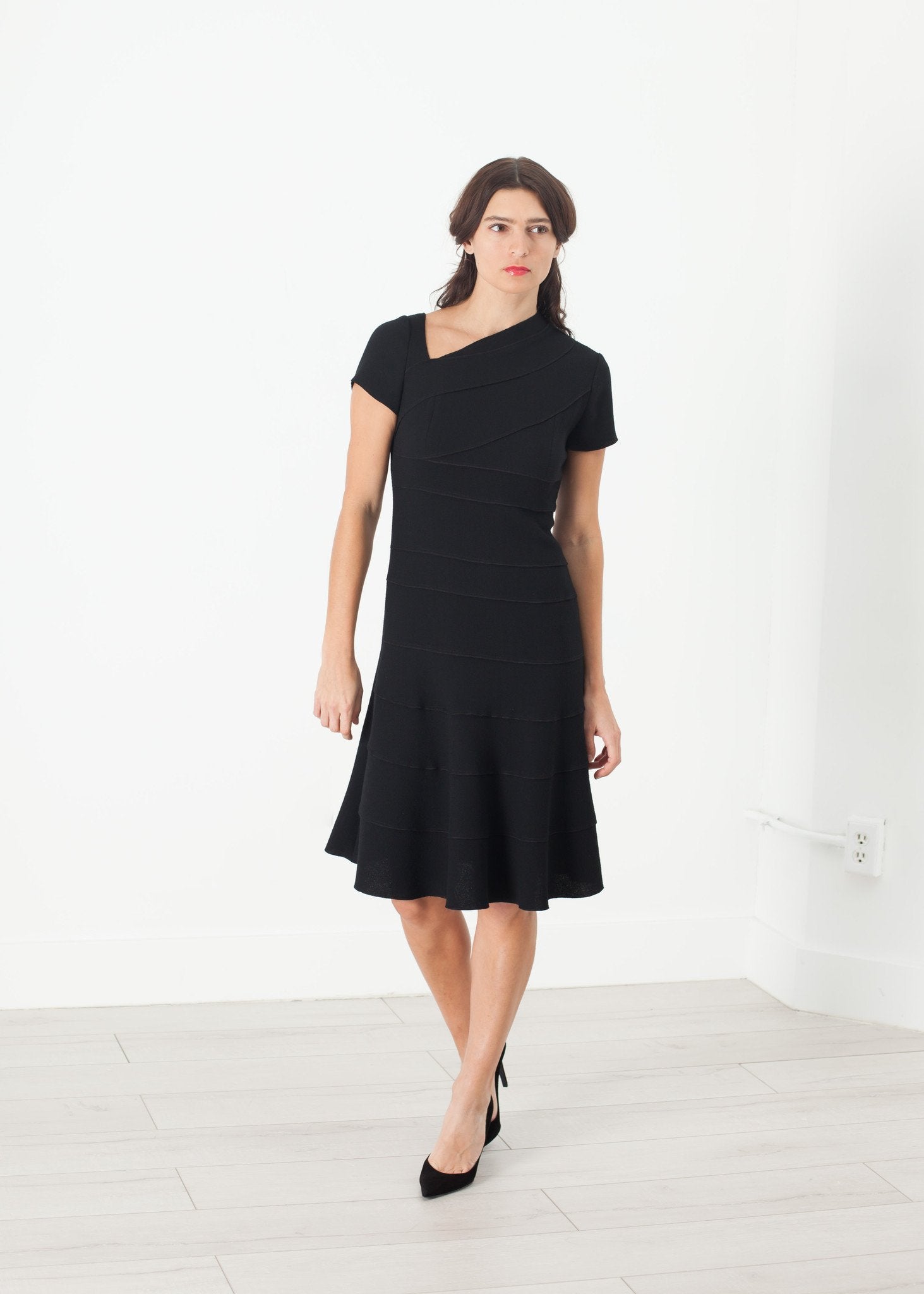 Lined Silhouette Dress in Black - annaclothes
