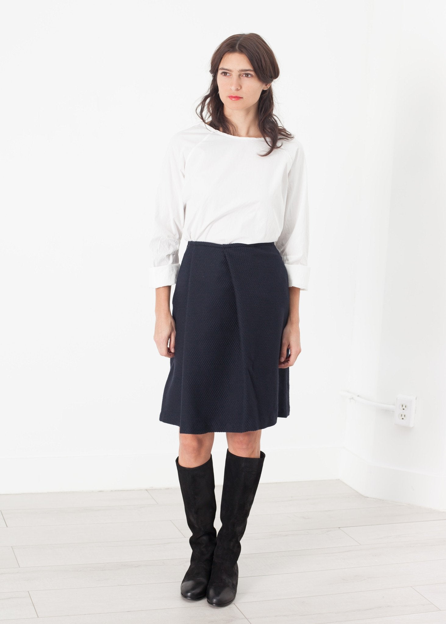 Pleated Wool Skirt in Navy - annaclothes