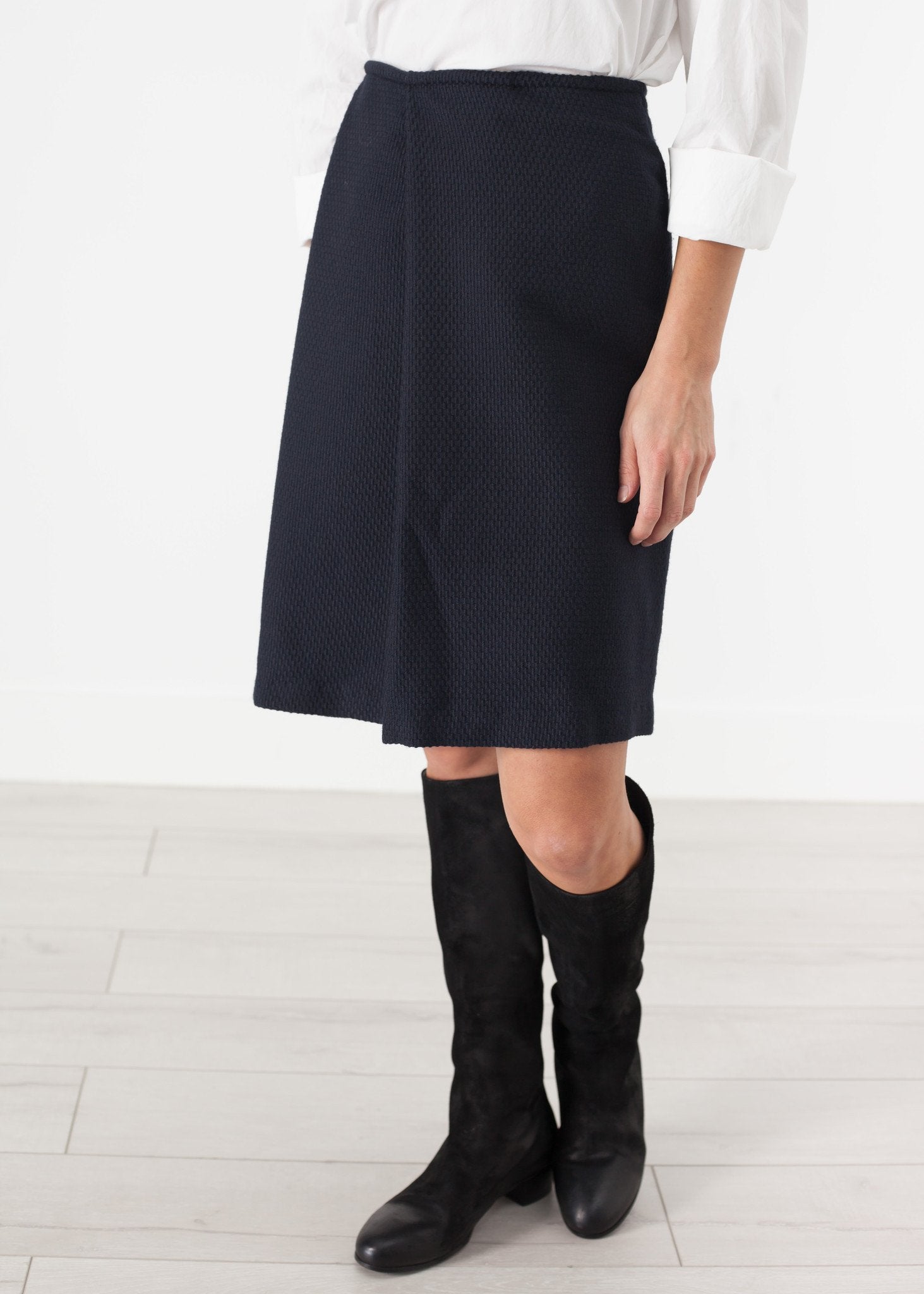 Pleated Wool Skirt in Navy - annaclothes