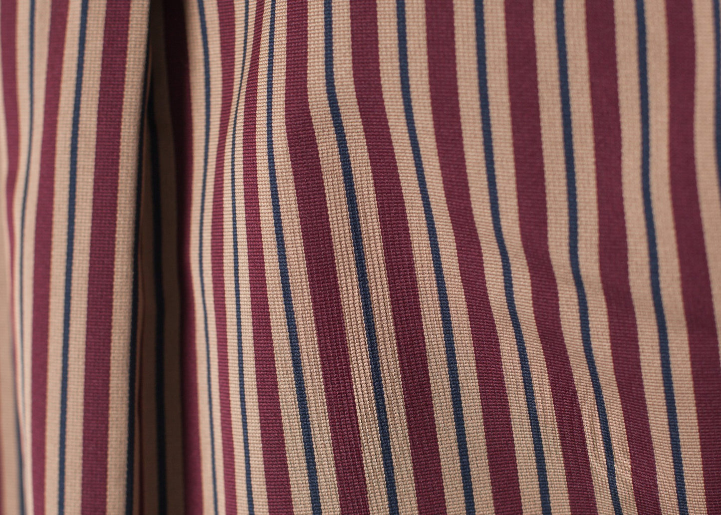 Sheen Button-Up in Red/Tan - annaclothes