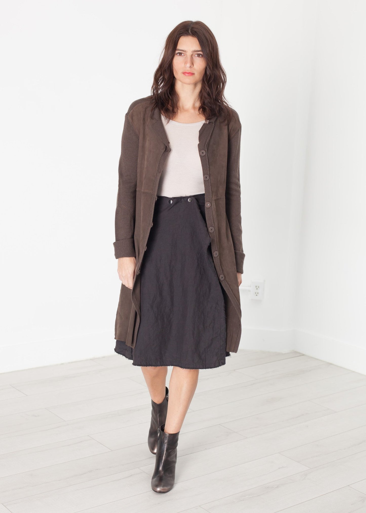 Wrap Snap Skirt in Black - annaclothes