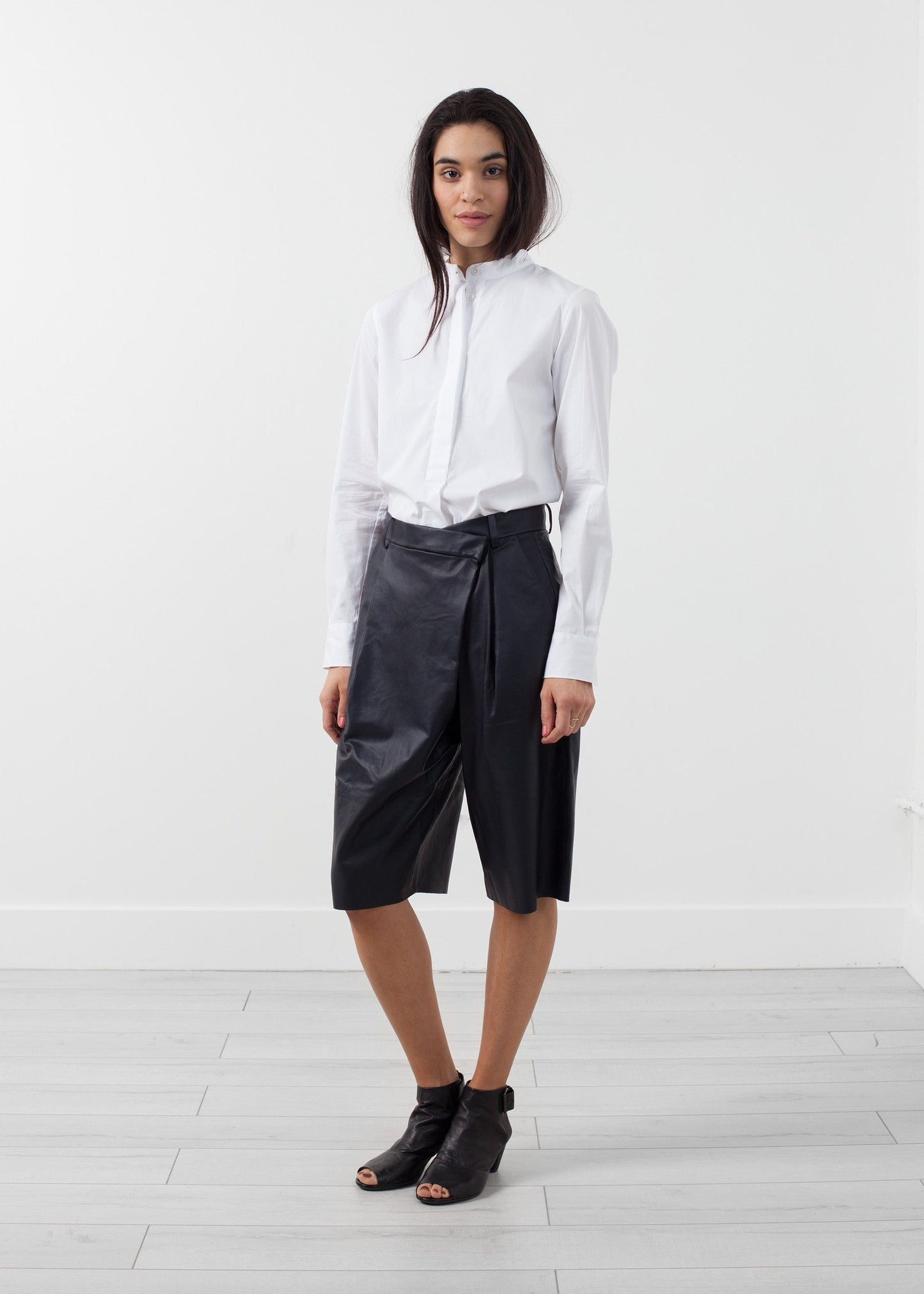 Feather Weight Short - annaclothes