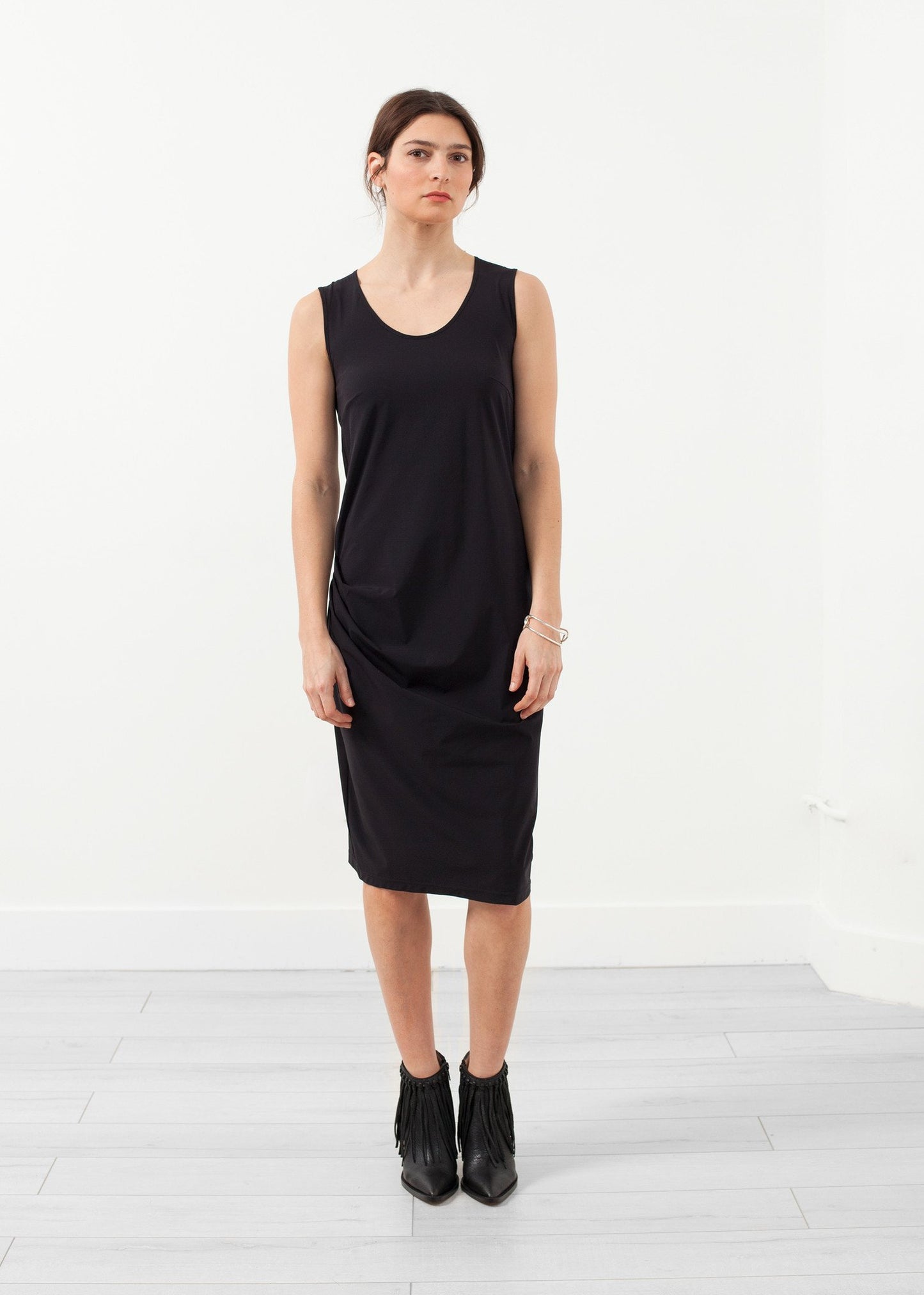 Sleeveless Fitted Dress - annaclothes