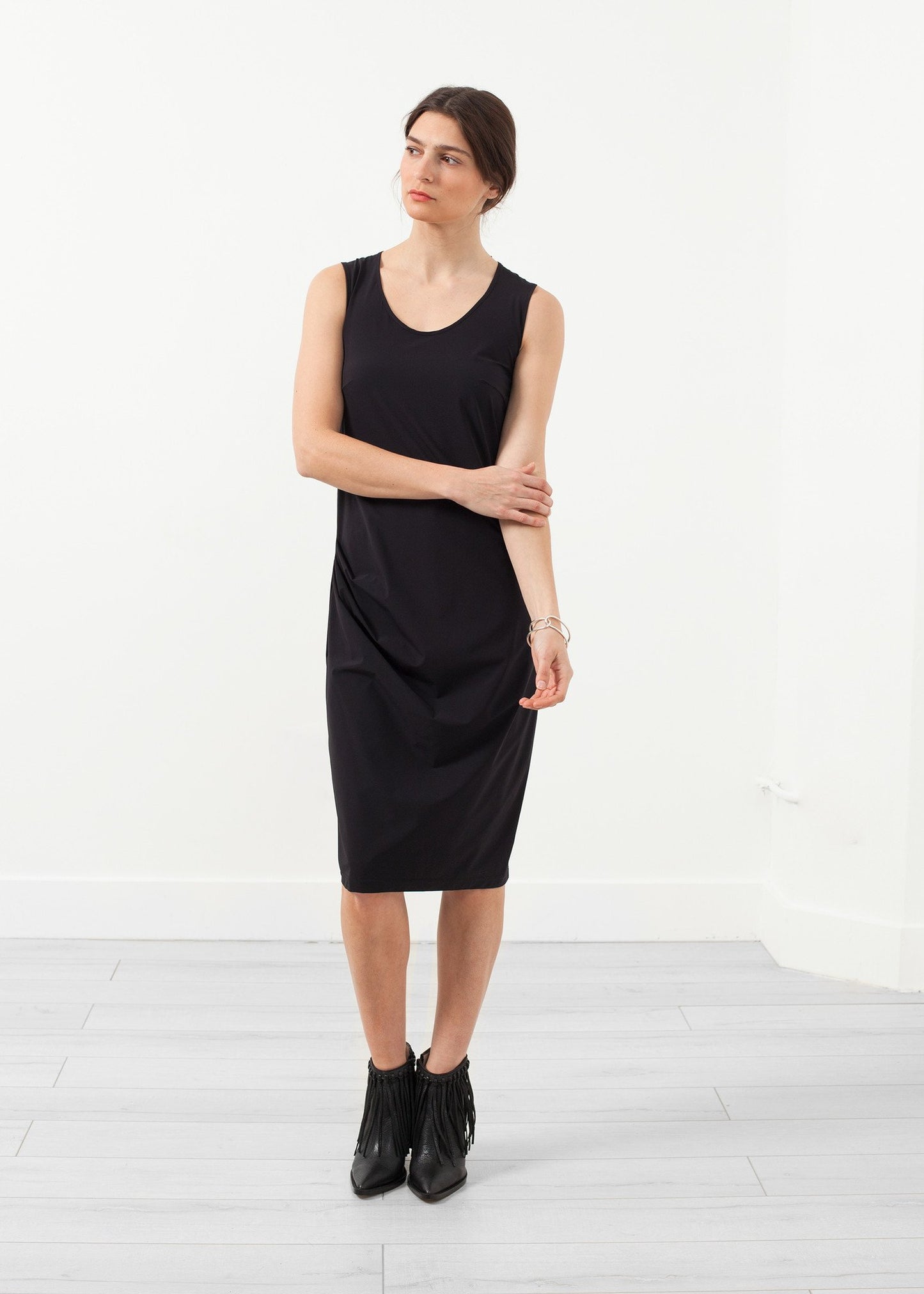 Sleeveless Fitted Dress - annaclothes