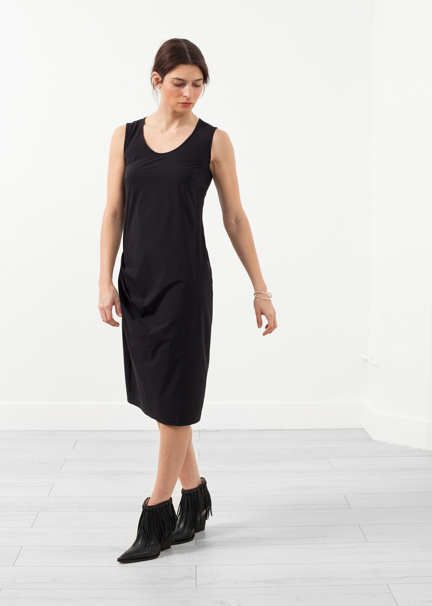 Sleeveless Fitted Dress - annaclothes