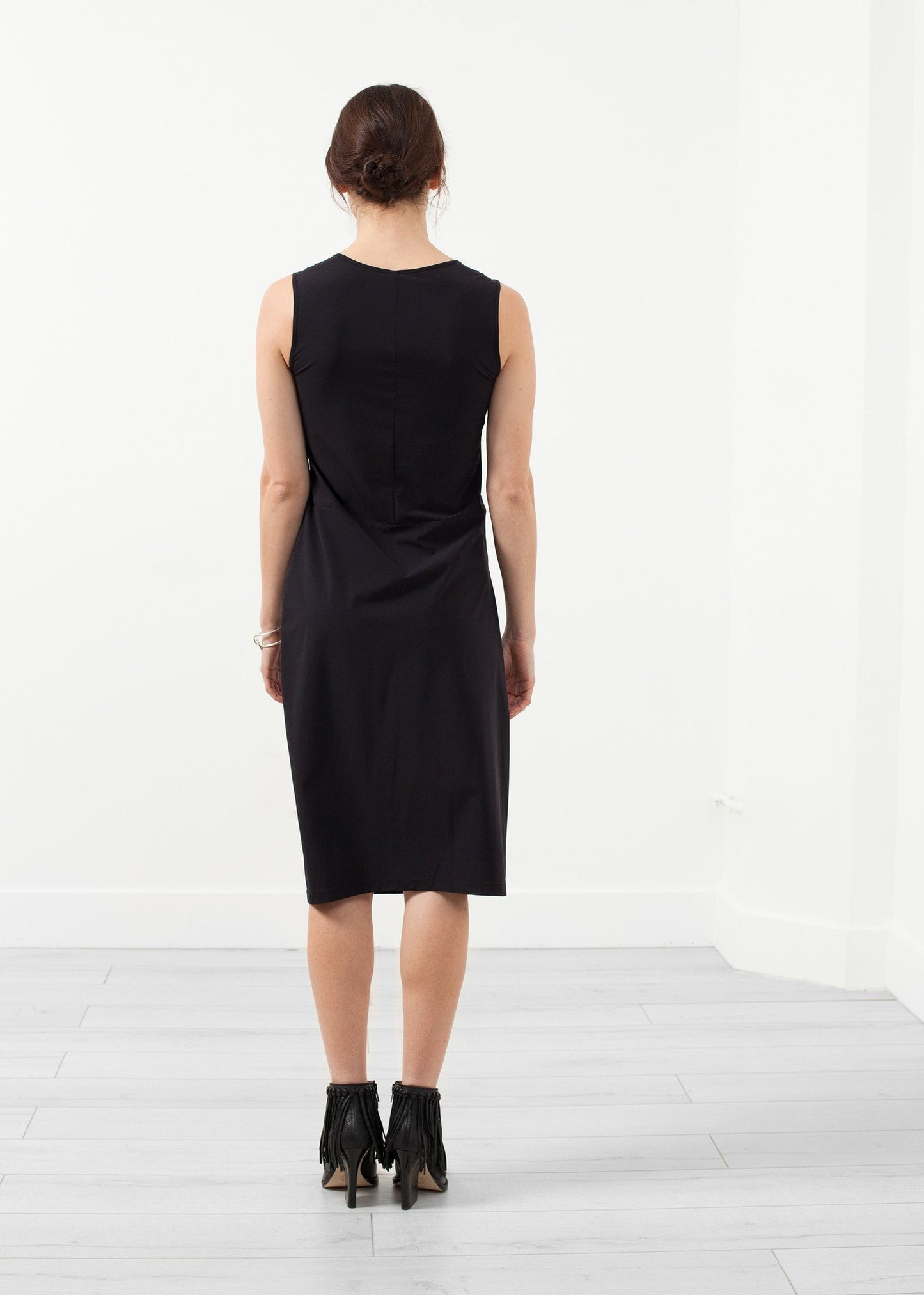 Sleeveless Fitted Dress - annaclothes