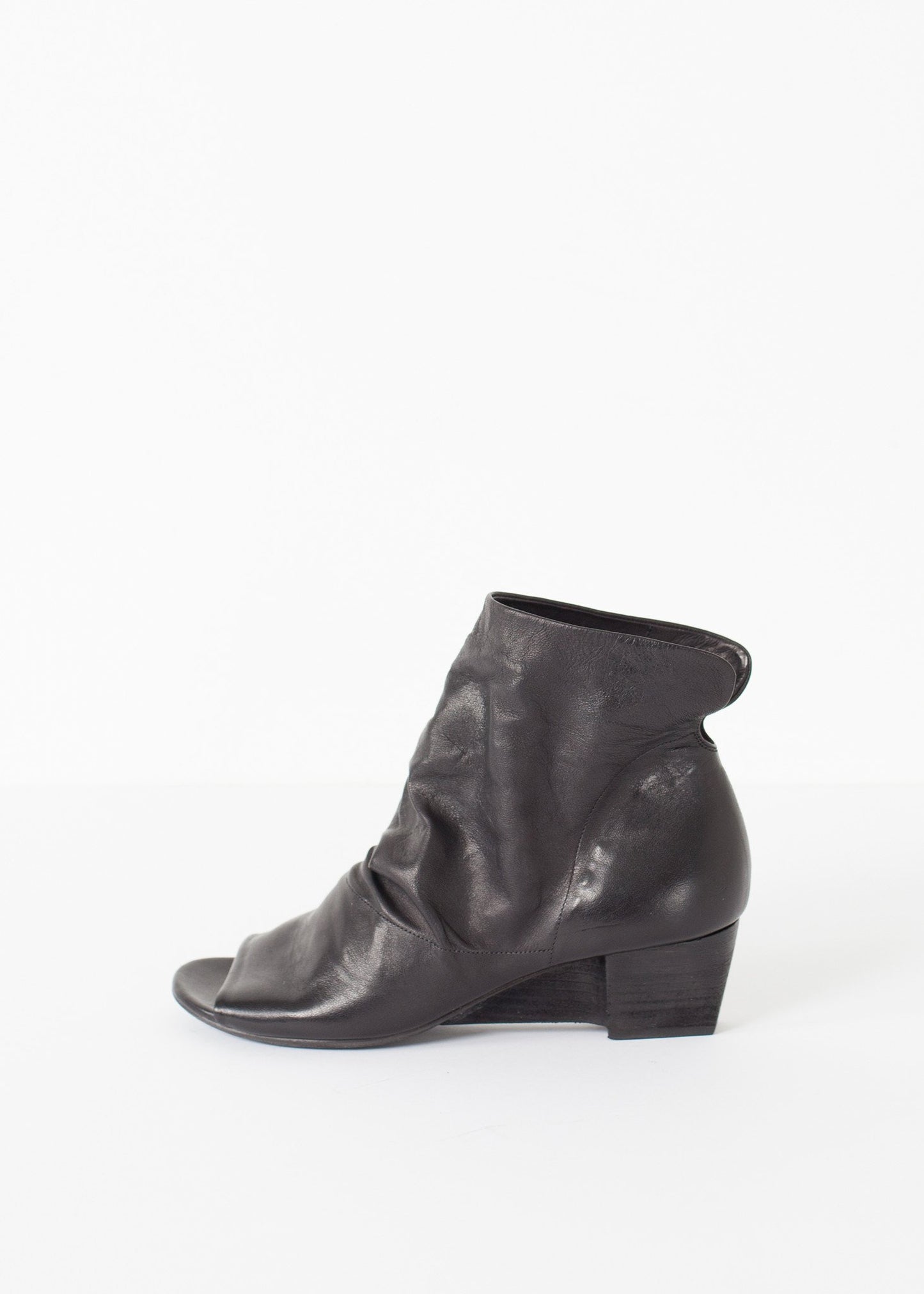 Block Wedge in Black - annaclothes