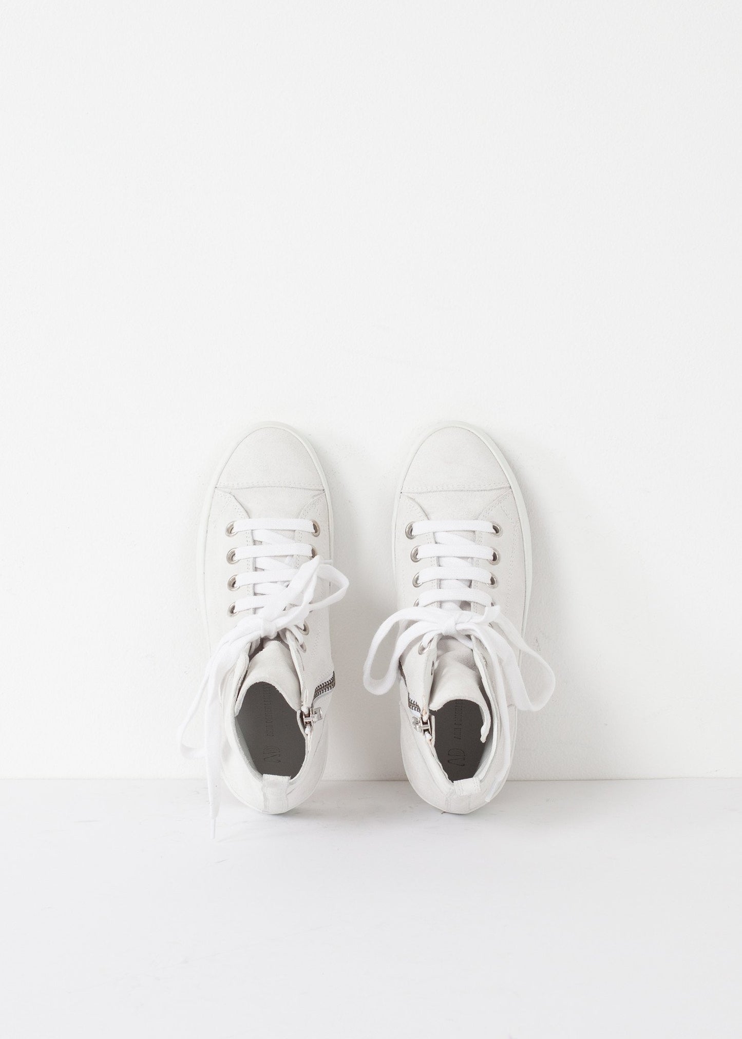 High Top Sneaker - annaclothes