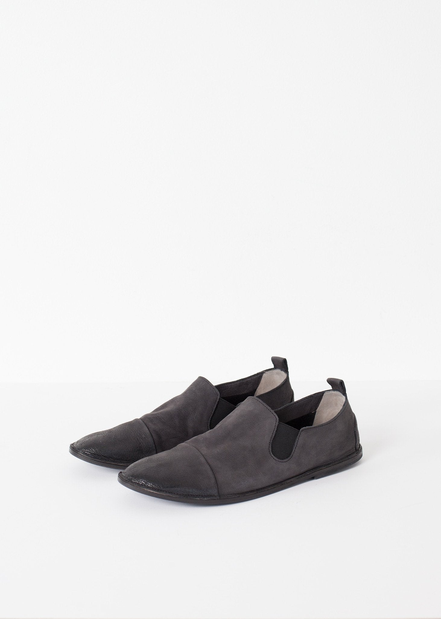 Low Chelsea Boot in Black - annaclothes