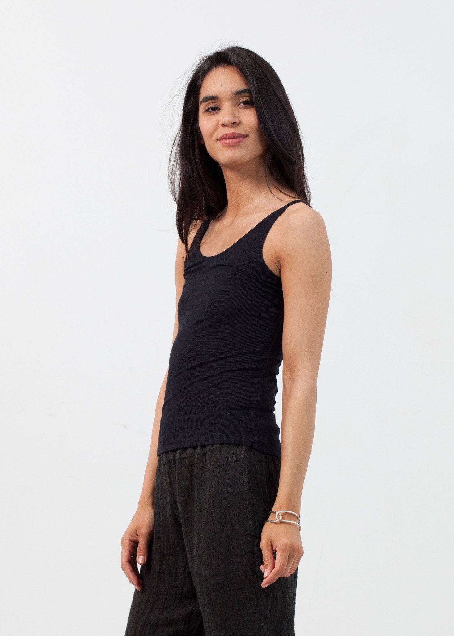 Feather Ribbed Tank - annaclothes