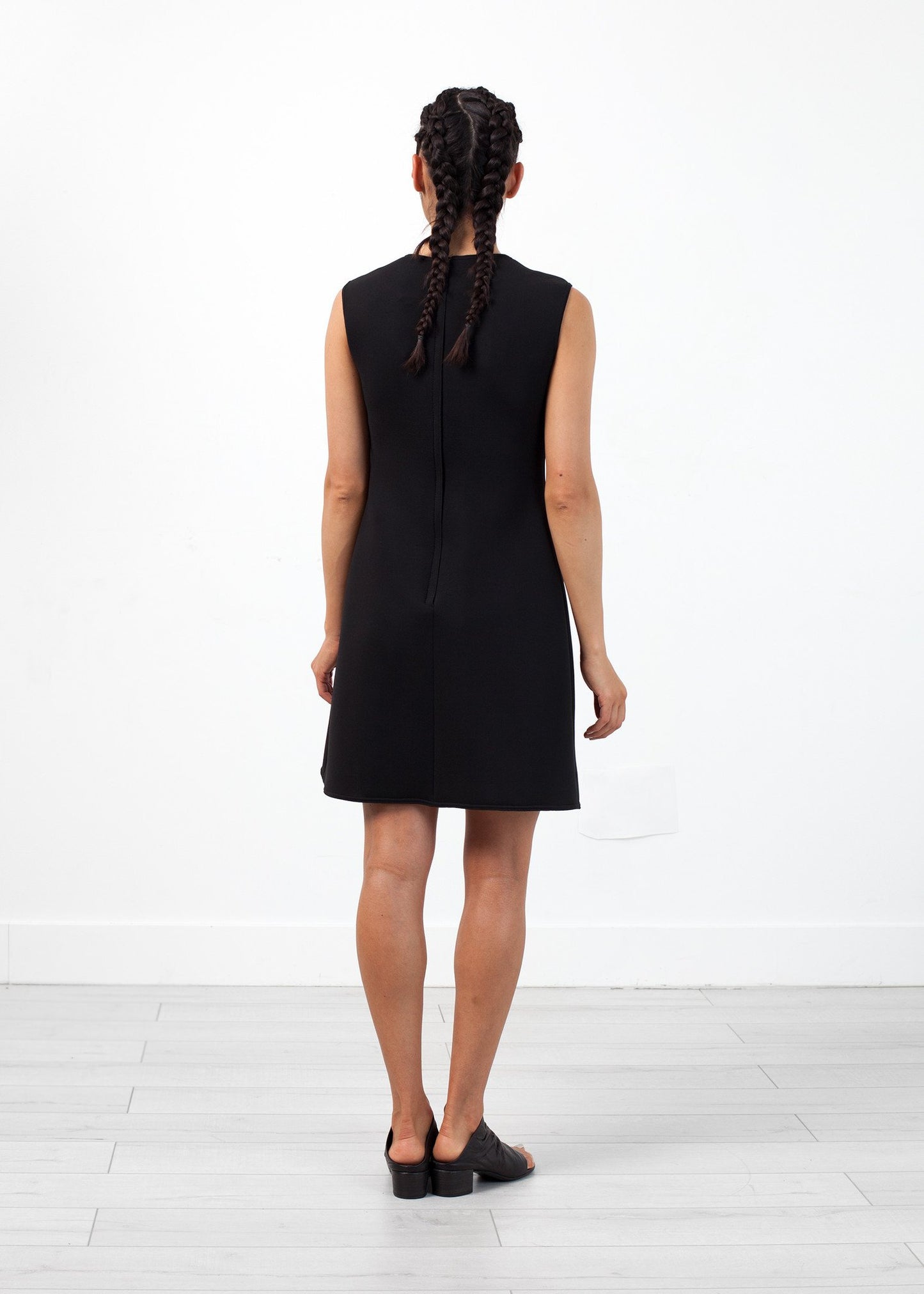 Neoprene Flower Dress in Black - annaclothes
