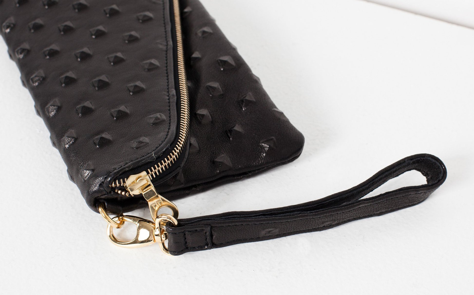 Roxanne Leather Clutch in Black - annaclothes