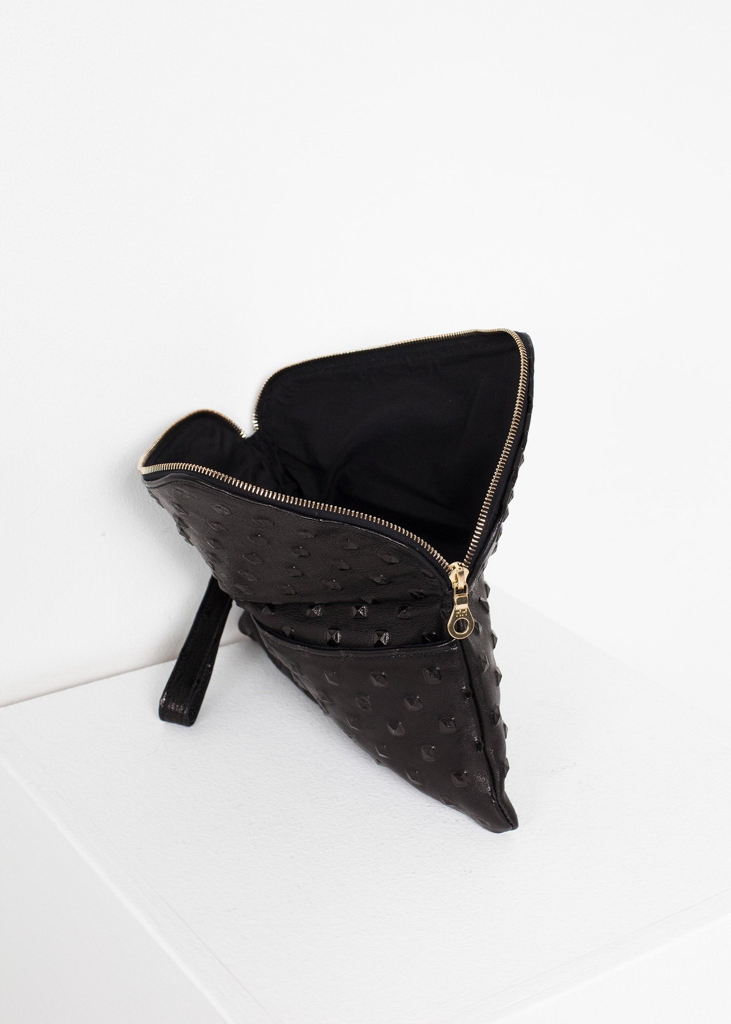 Roxanne Leather Clutch in Black - annaclothes