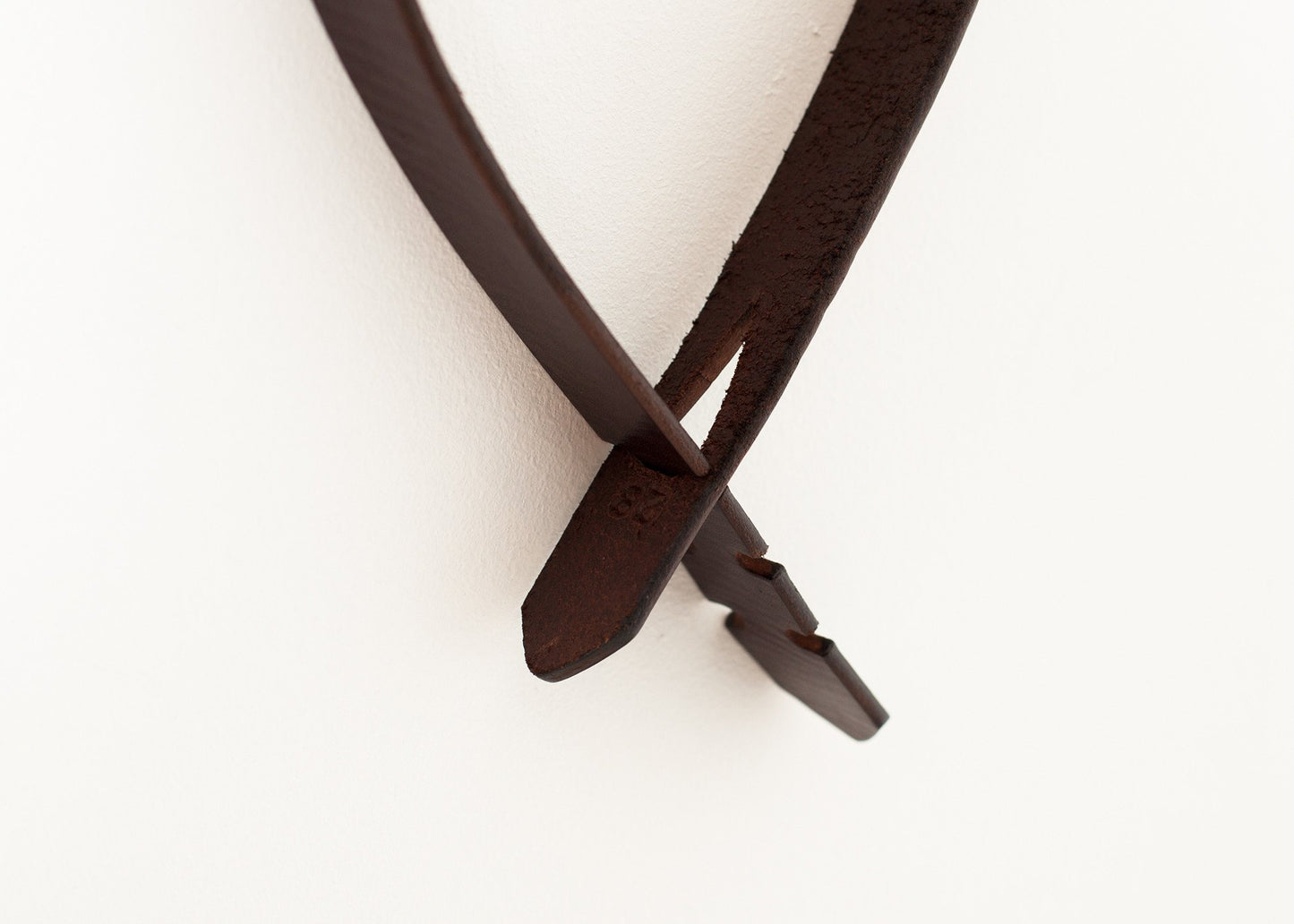 Buckle-less Belt in Brown - annaclothes