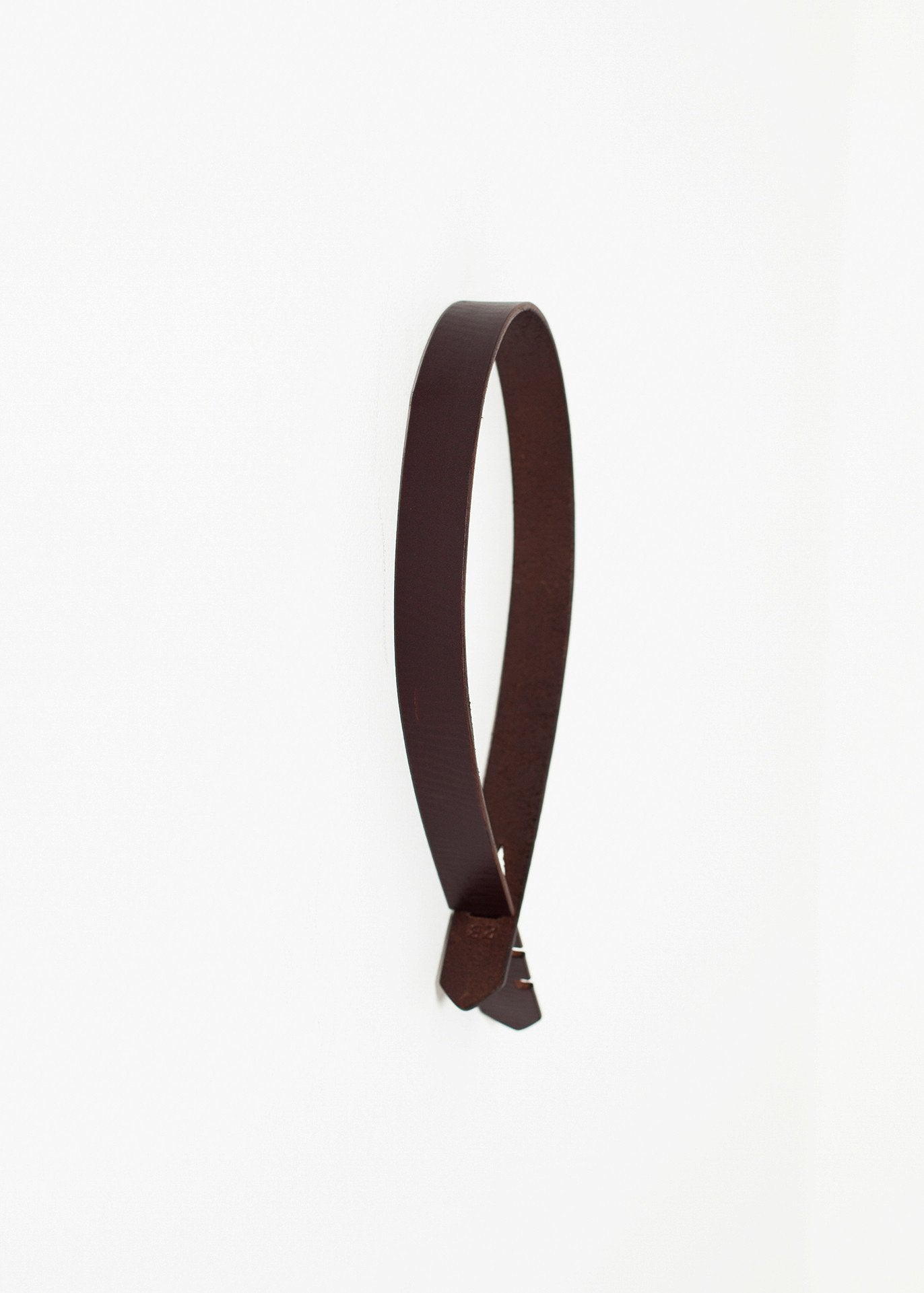 Buckle-less Belt in Brown - annaclothes