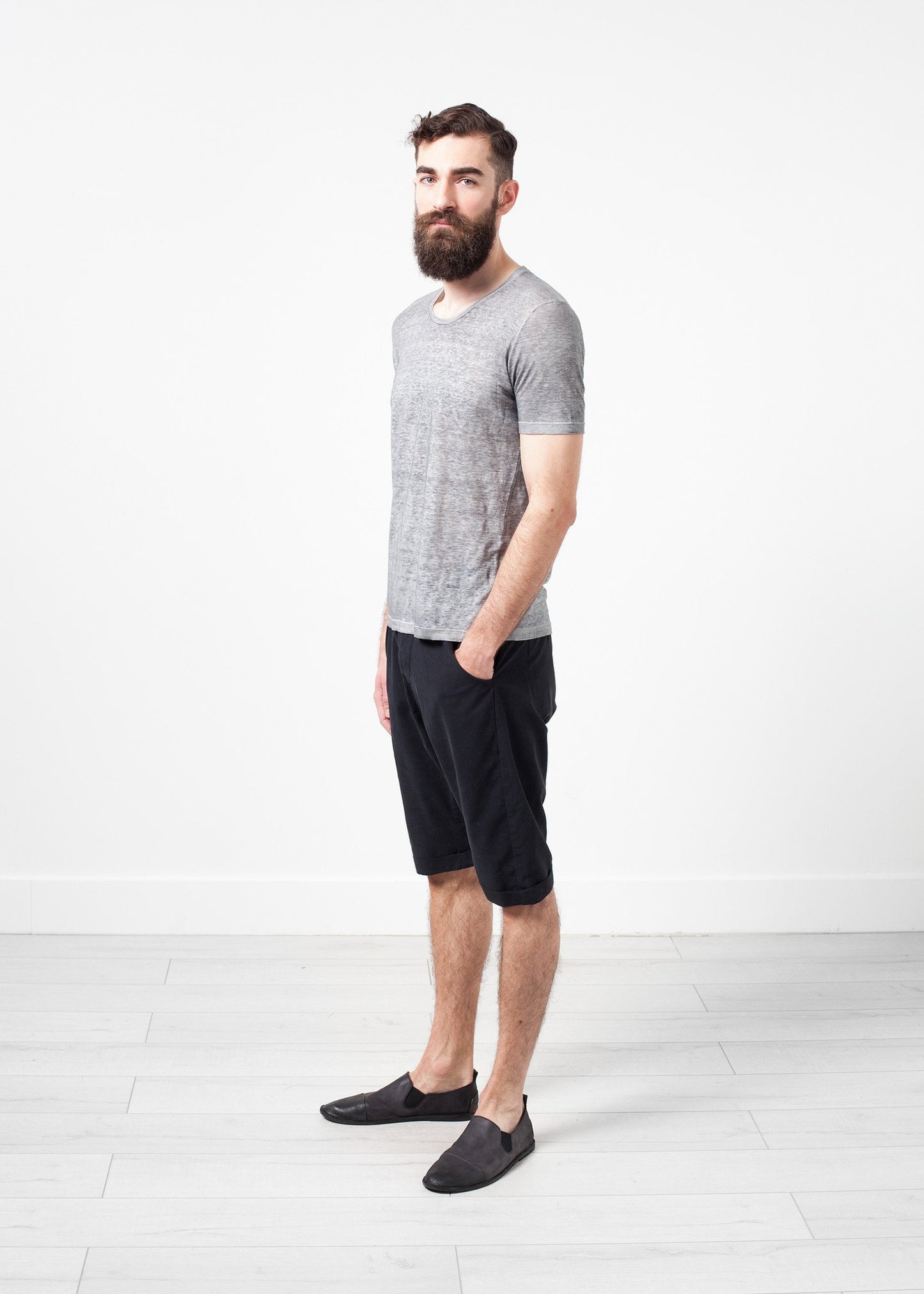 Linen T-shirt in Dolphin - annaclothes