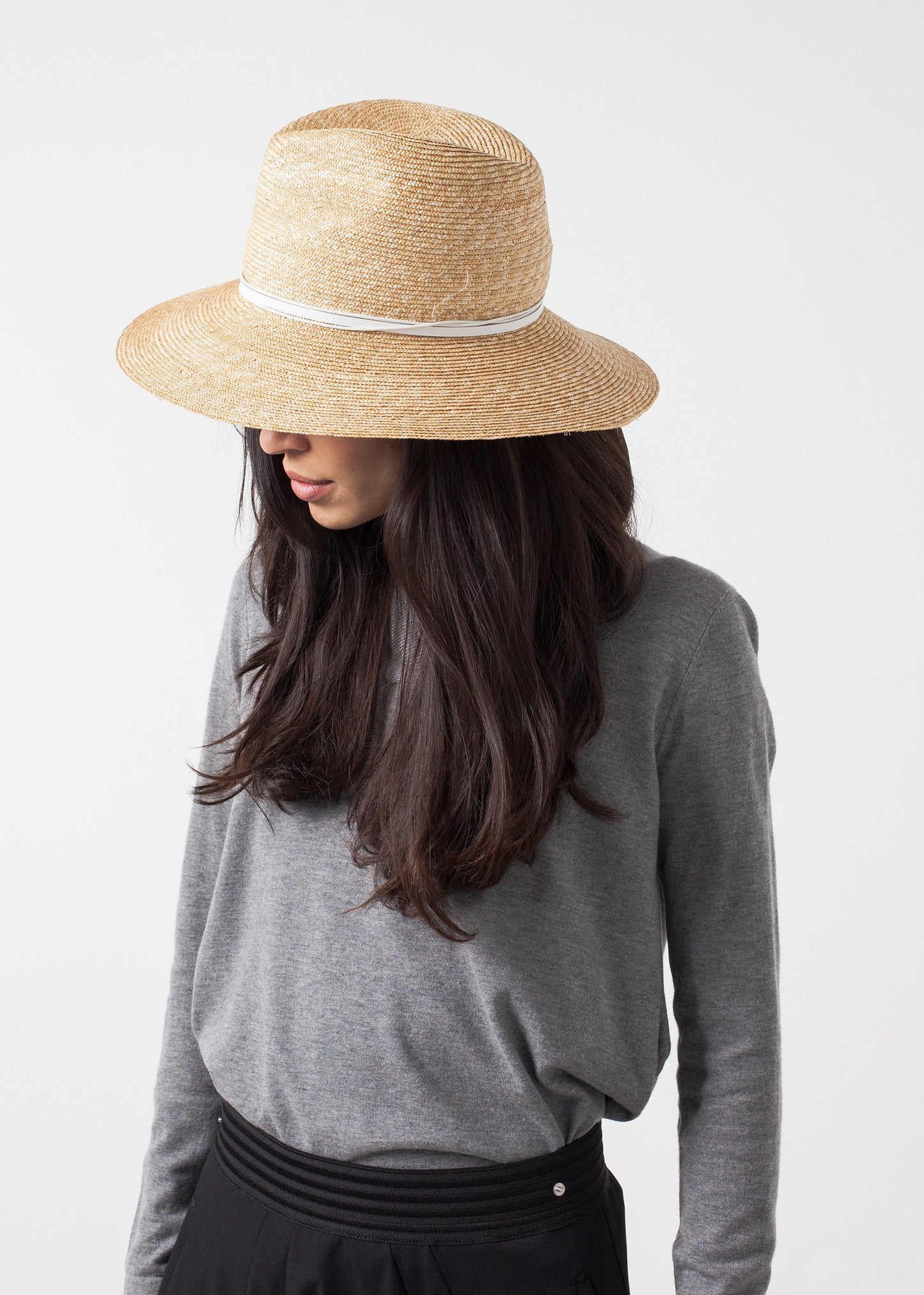 Wrapped Up Hat in Straw/White - annaclothes